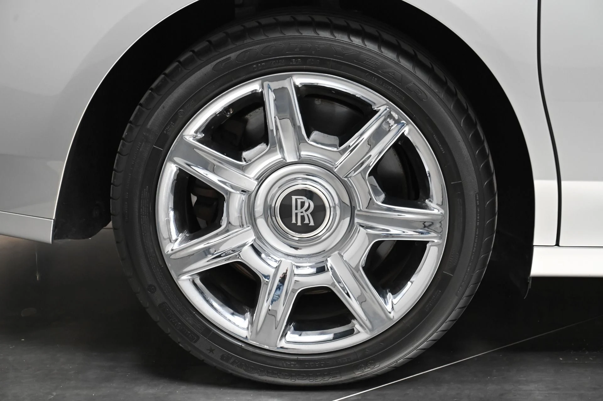 mph063_118670131_Used_2012_Rolls_Royce_Ghost_1757528739_cc0deb2a30