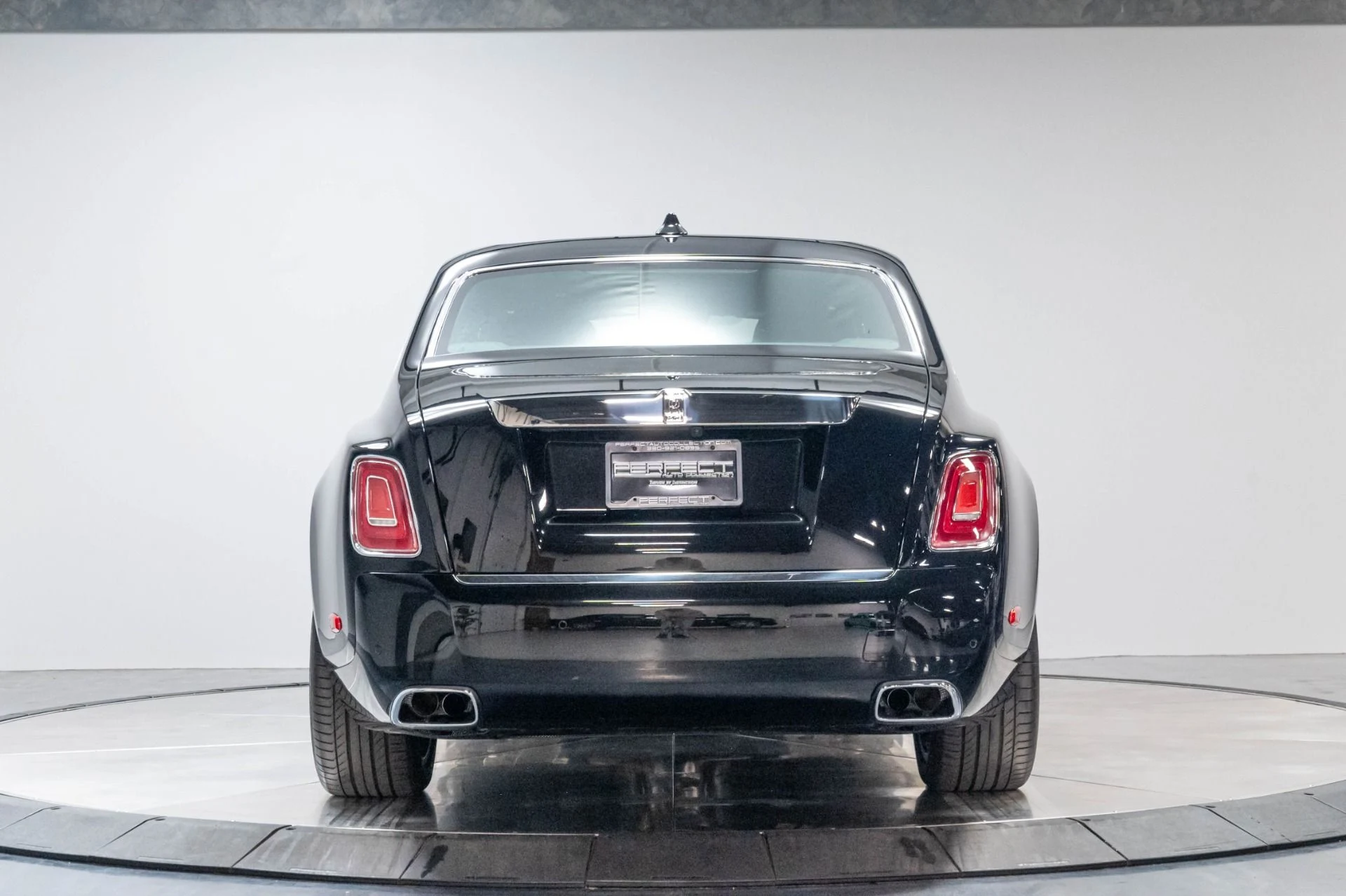 mph063_1220633834_Used_2024_Rolls_Royce_Phantom_1786998210_d63e2ddf9b