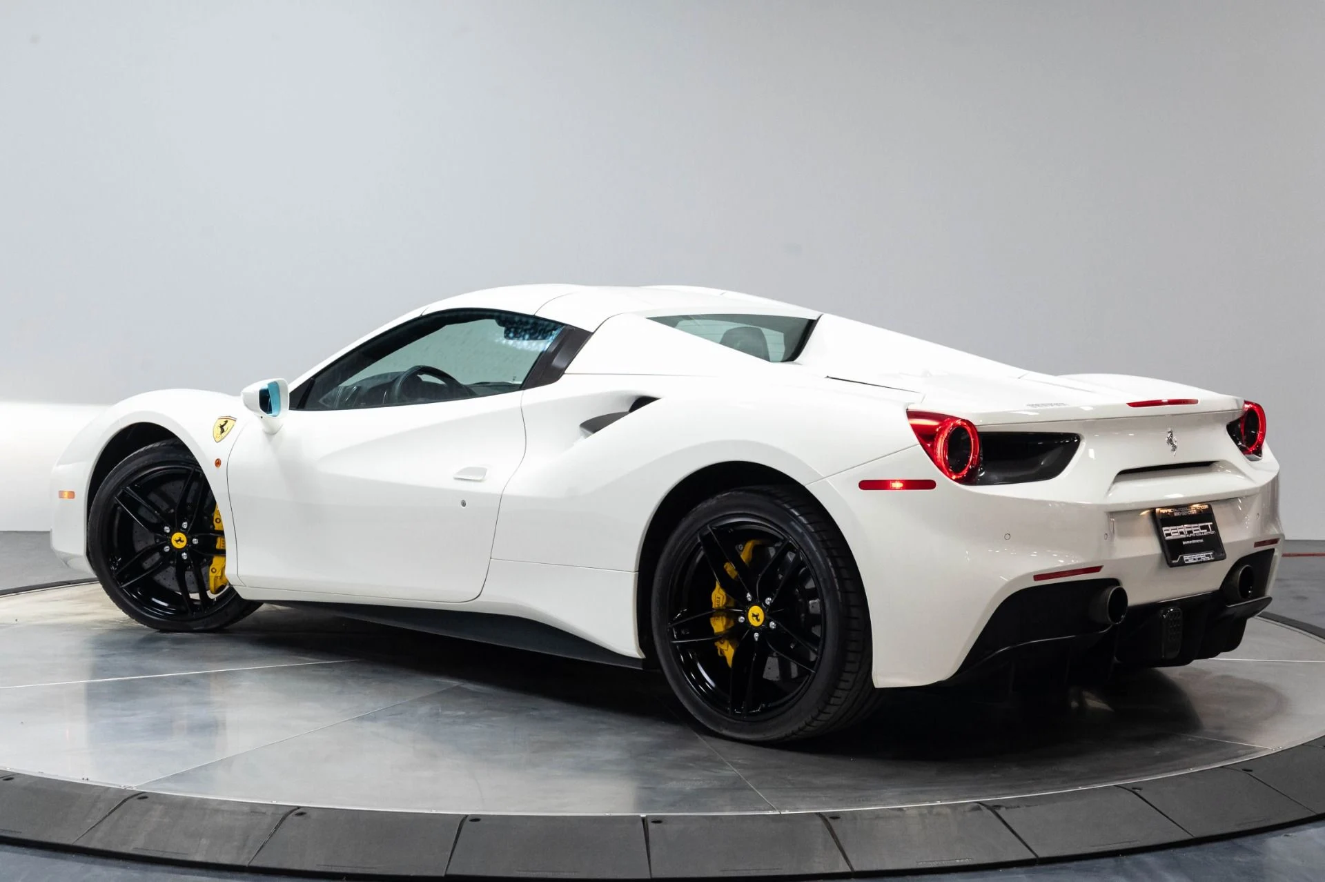 mph063_1240146870_Used_2016_Ferrari_488_Spider_1784843221_9b9ae6e505