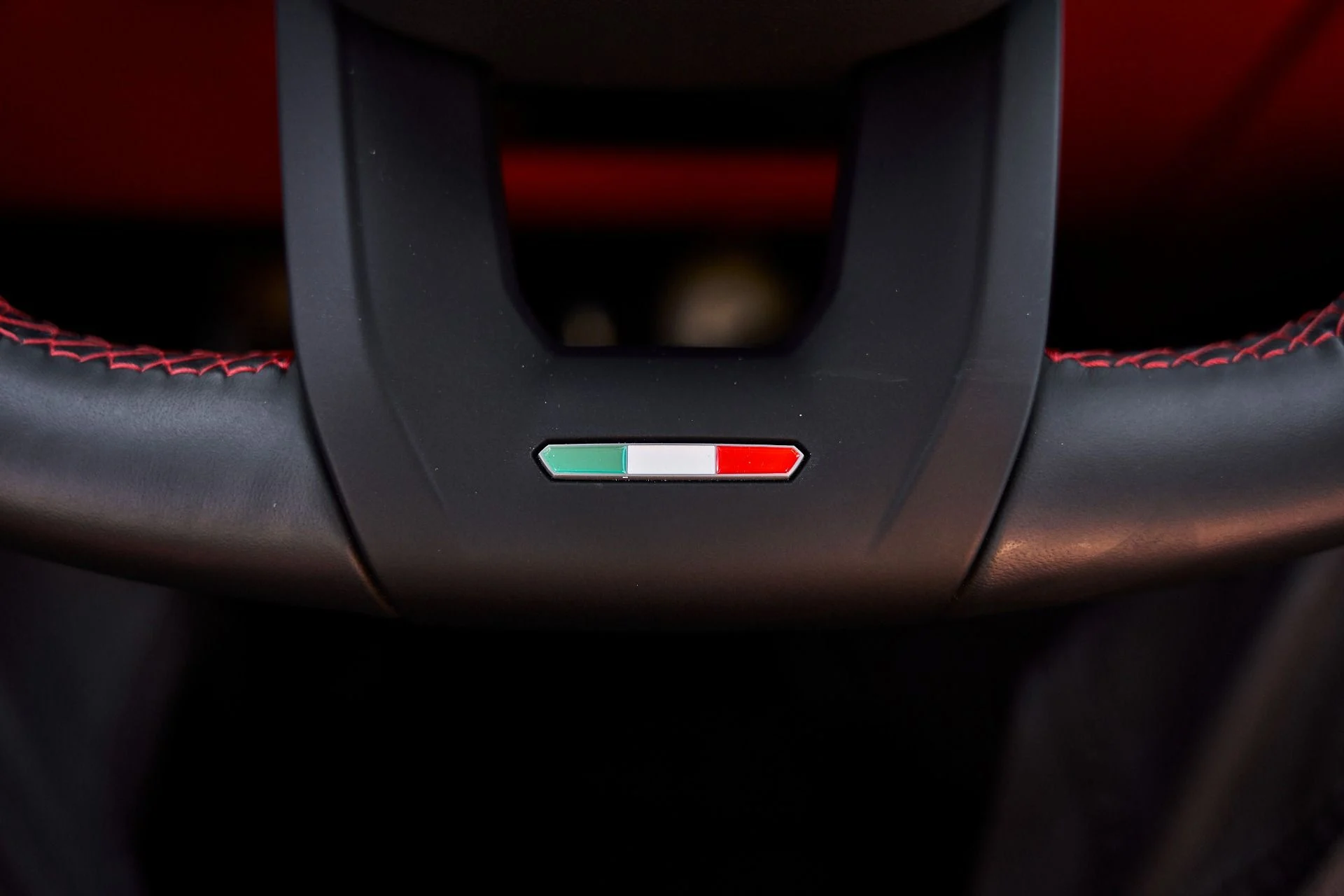 mph063_130027677_Used_2024_Lamborghini_Urus_S_1779209108_feb2b1ebcf