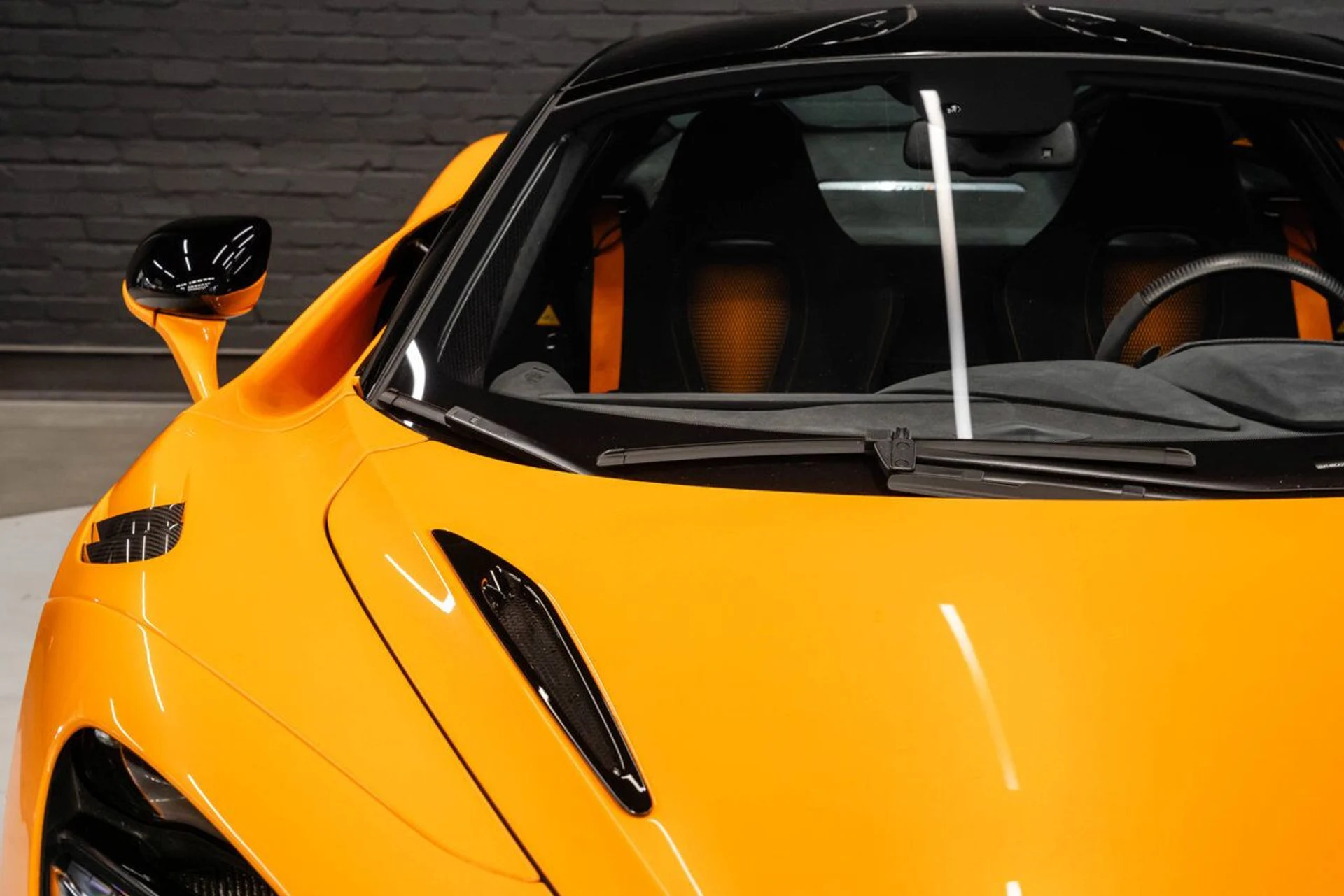 mph063_131180489_mclaren_765lt_2021_8e7e2834a3