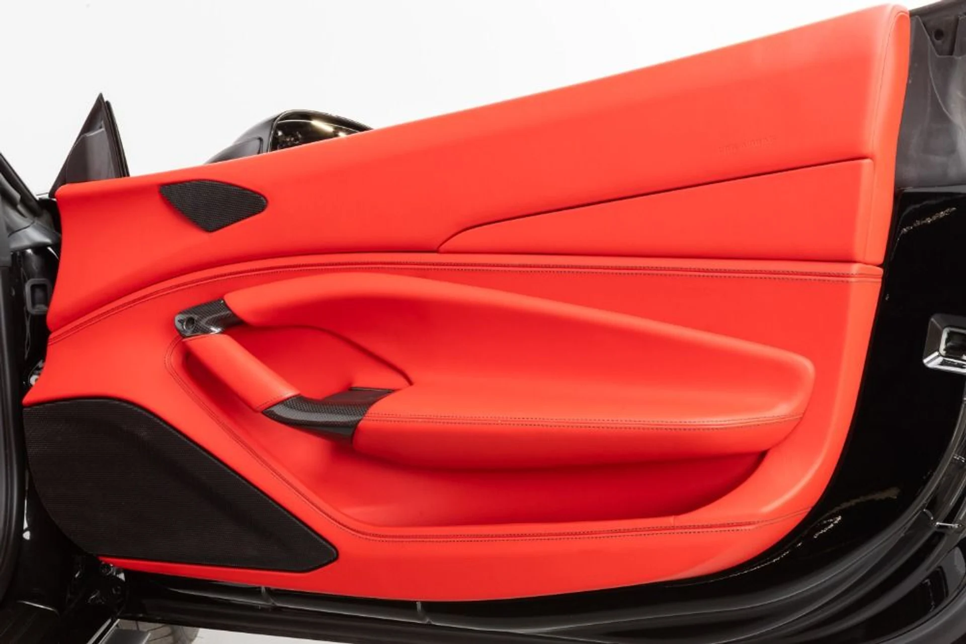 mph063_1327063579_Used_2021_Ferrari_F8_Spider_531da1abb0