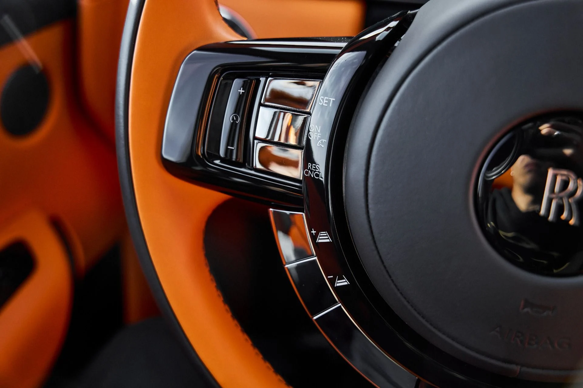 mph063_1334153170_Used_2025_Rolls_Royce_Cullinan_1766456712_7b89326e55