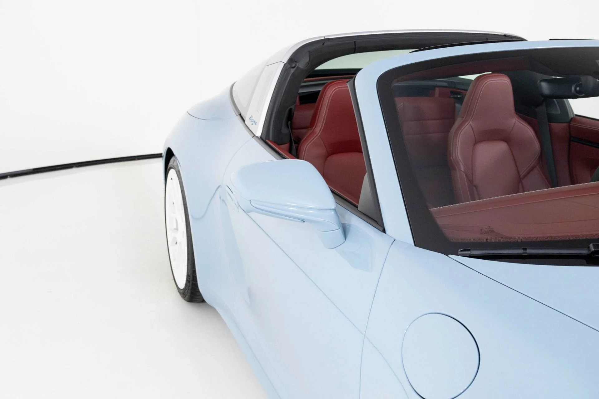 mph063_1343175891_Used_2023_Porsche_911_Targa_4_GTS_1762298464_ea55422fef