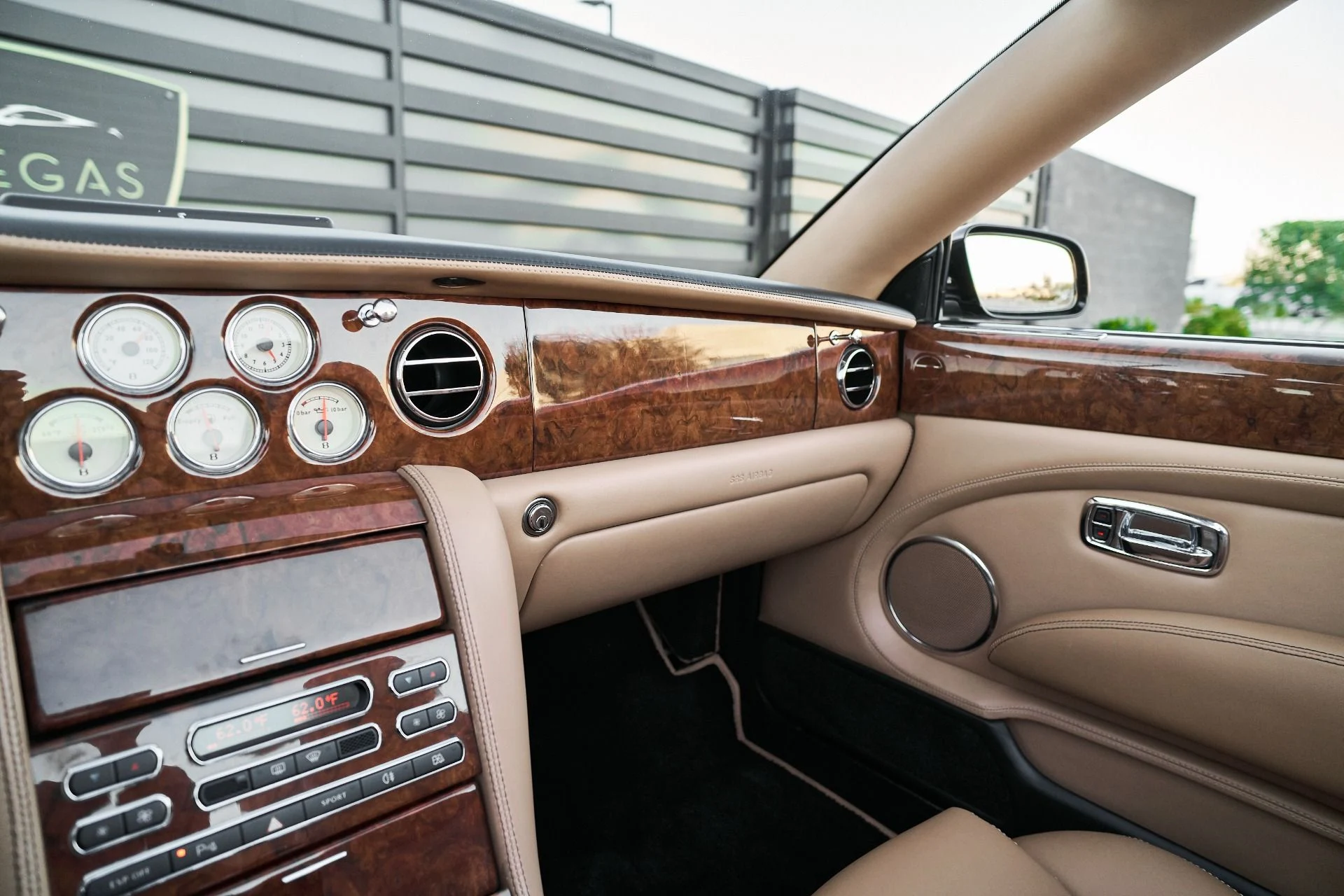 mph063_1363286691_Used_2009_Bentley_Azure_Base_1765906262_7dccf0b1a6