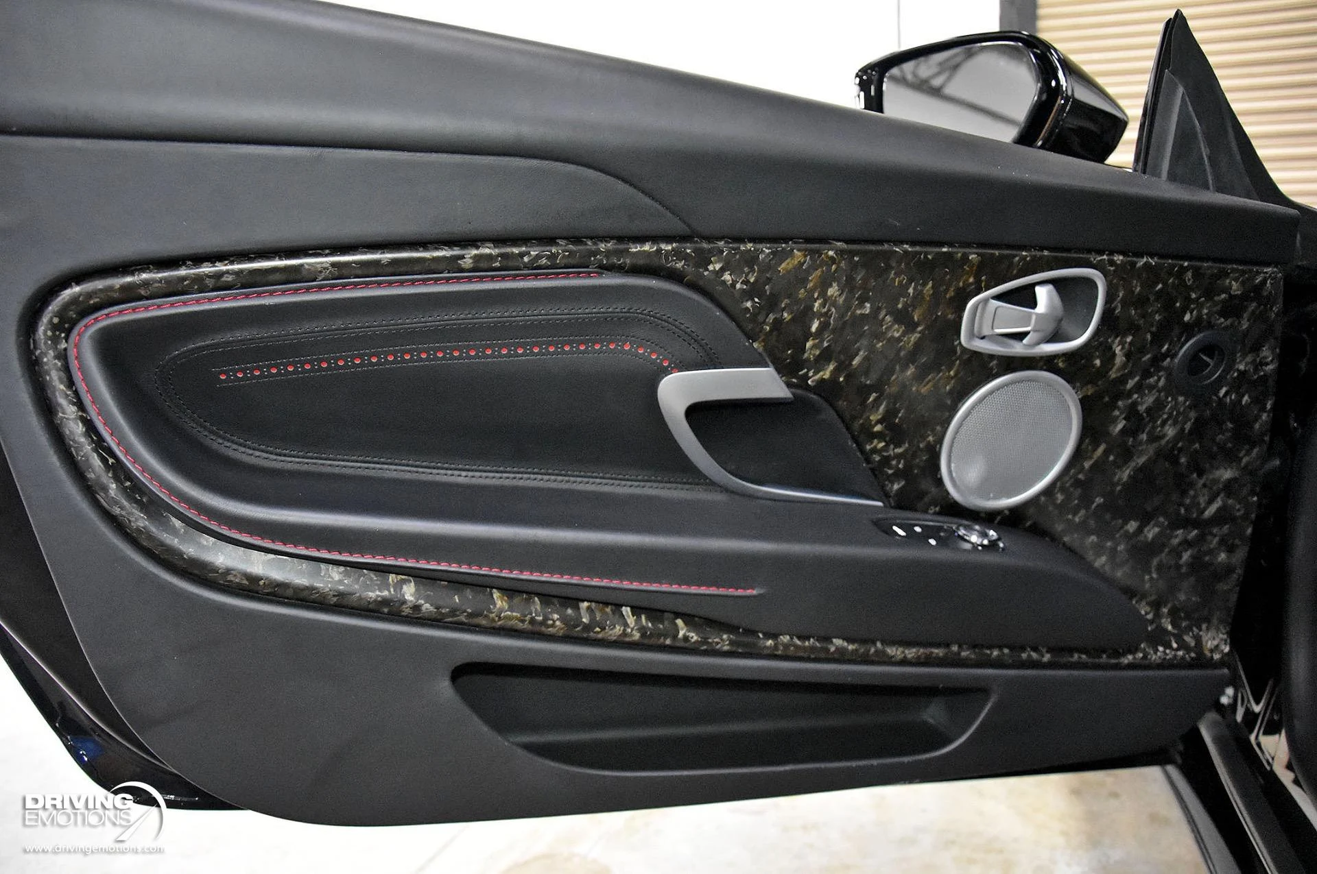 mph063_1385794619_861_p64_l_98c648a0a0