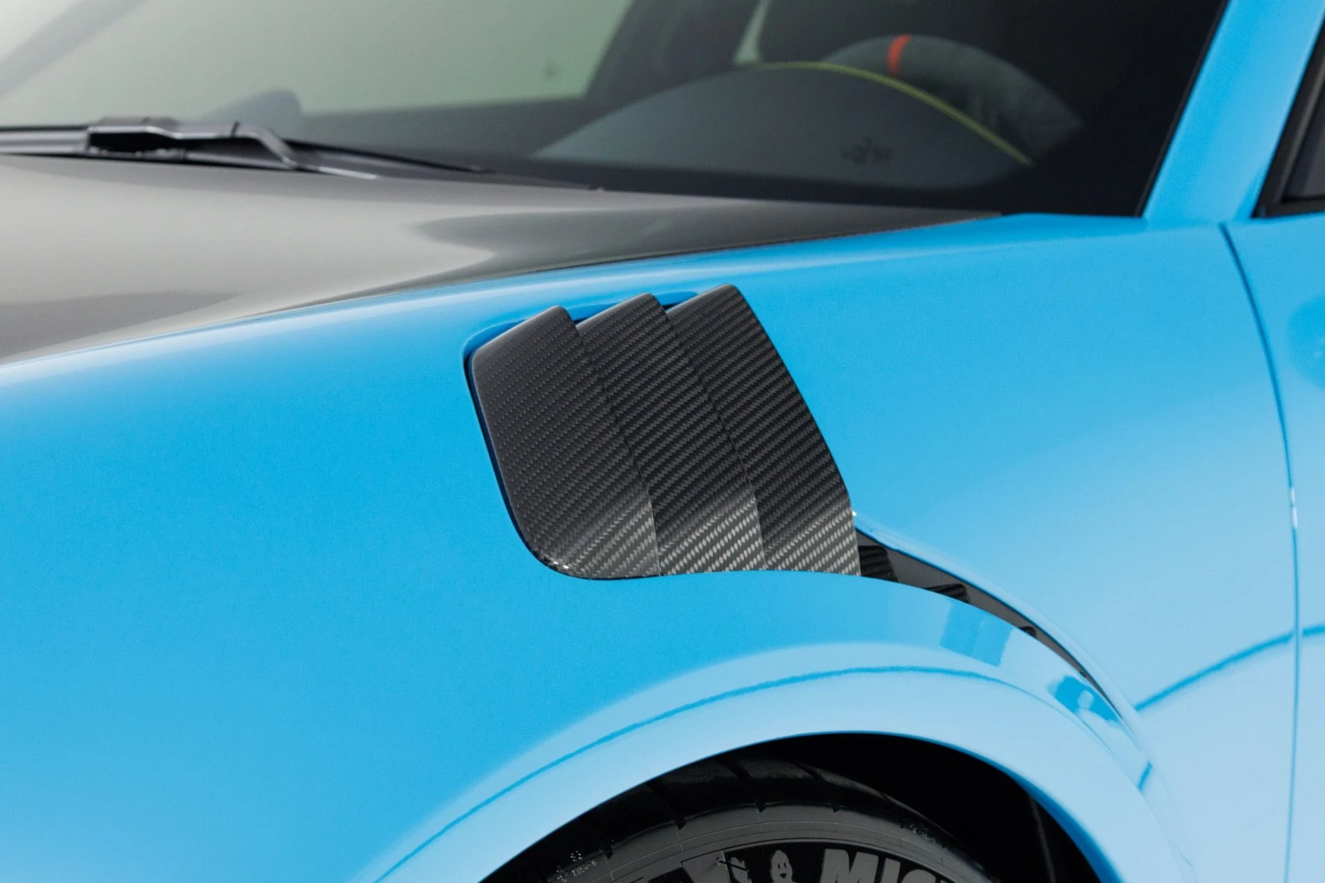 mph063_1392540238_Used_2018_Porsche_911_GT_2_RS_1783631648_350de0bc11