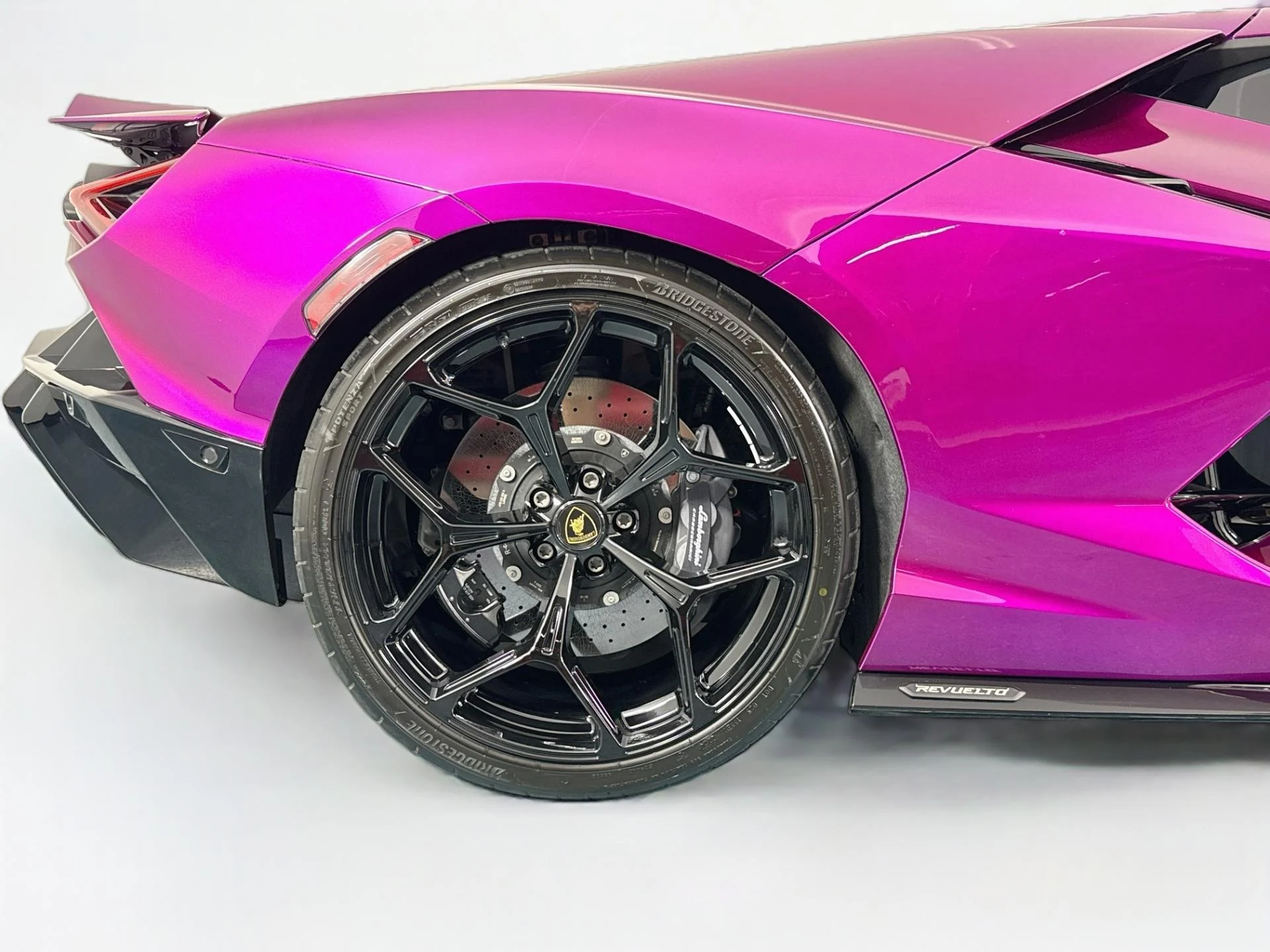 mph063_1433973121_Used_2024_Lamborghini_Revuelto_1787336742_5e964da176