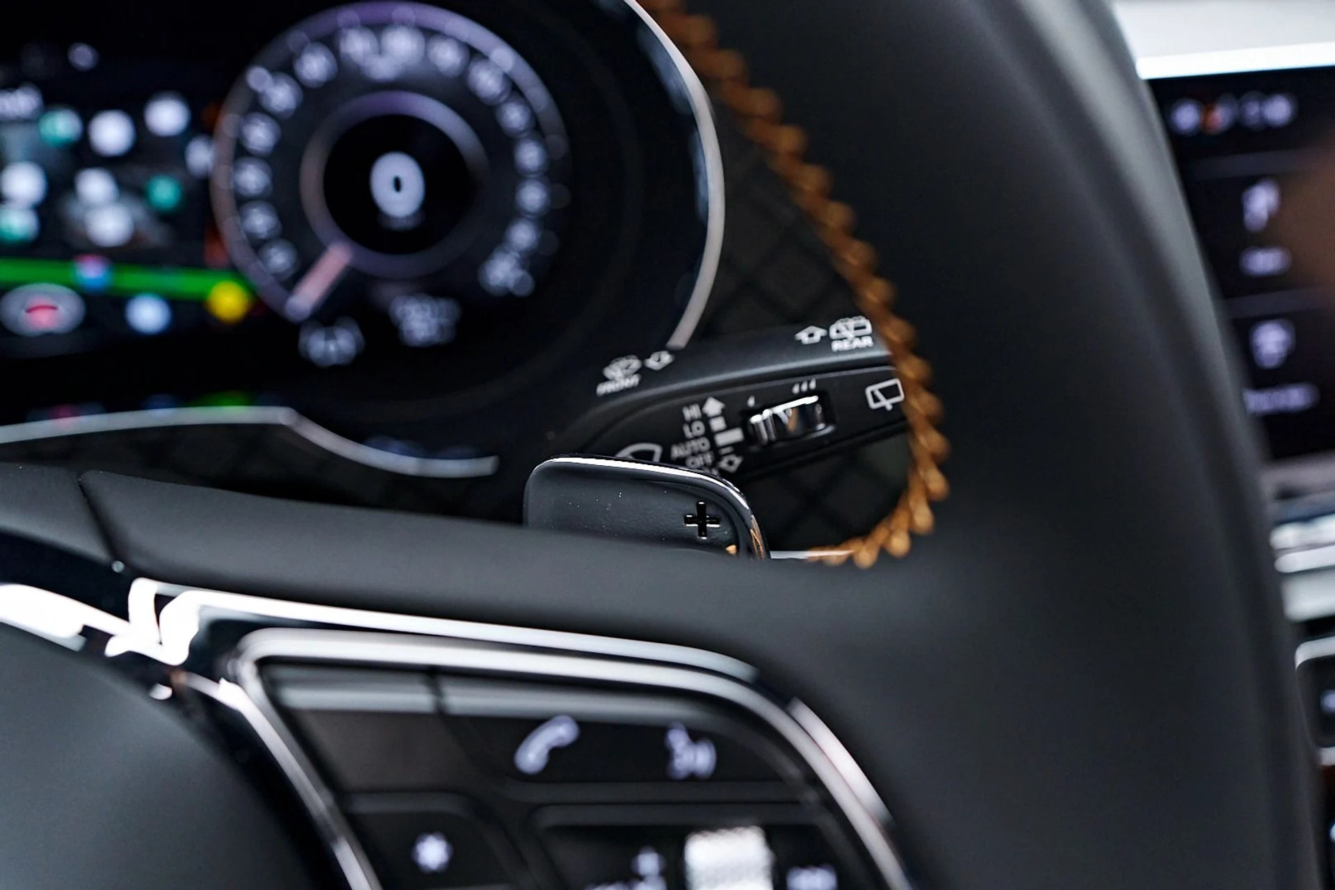 mph063_1482267968_Used_2025_Bentley_Bentayga_S_Black_Edition_1738363048_2c7cc7dd93