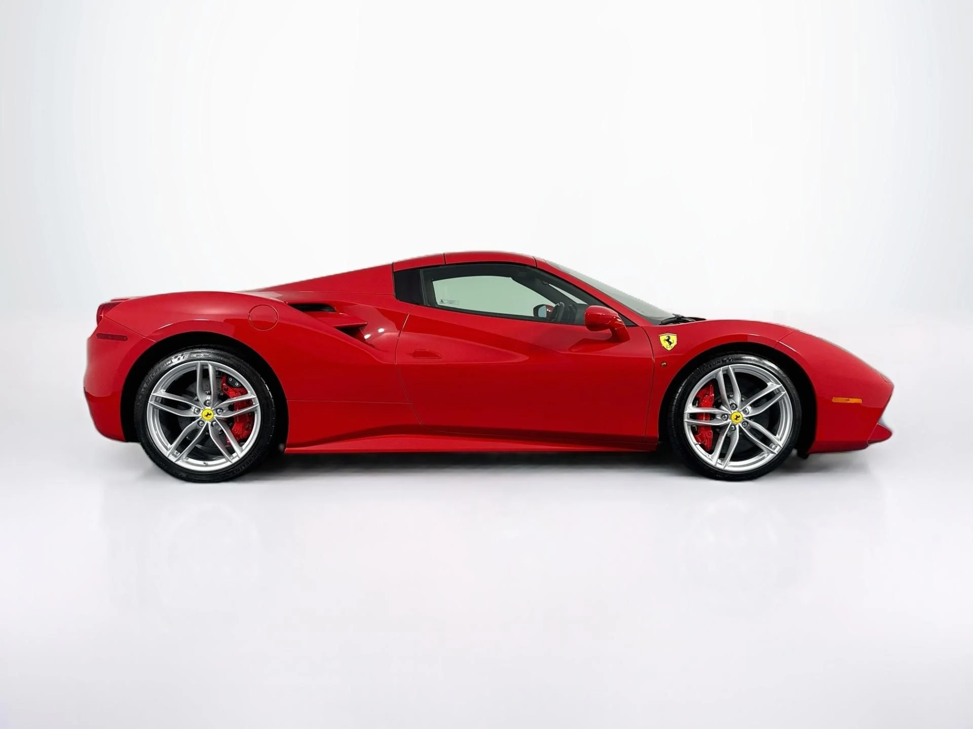 mph063_149497404_Used_2019_Ferrari_488_Spider_1787009365_234bc20abe
