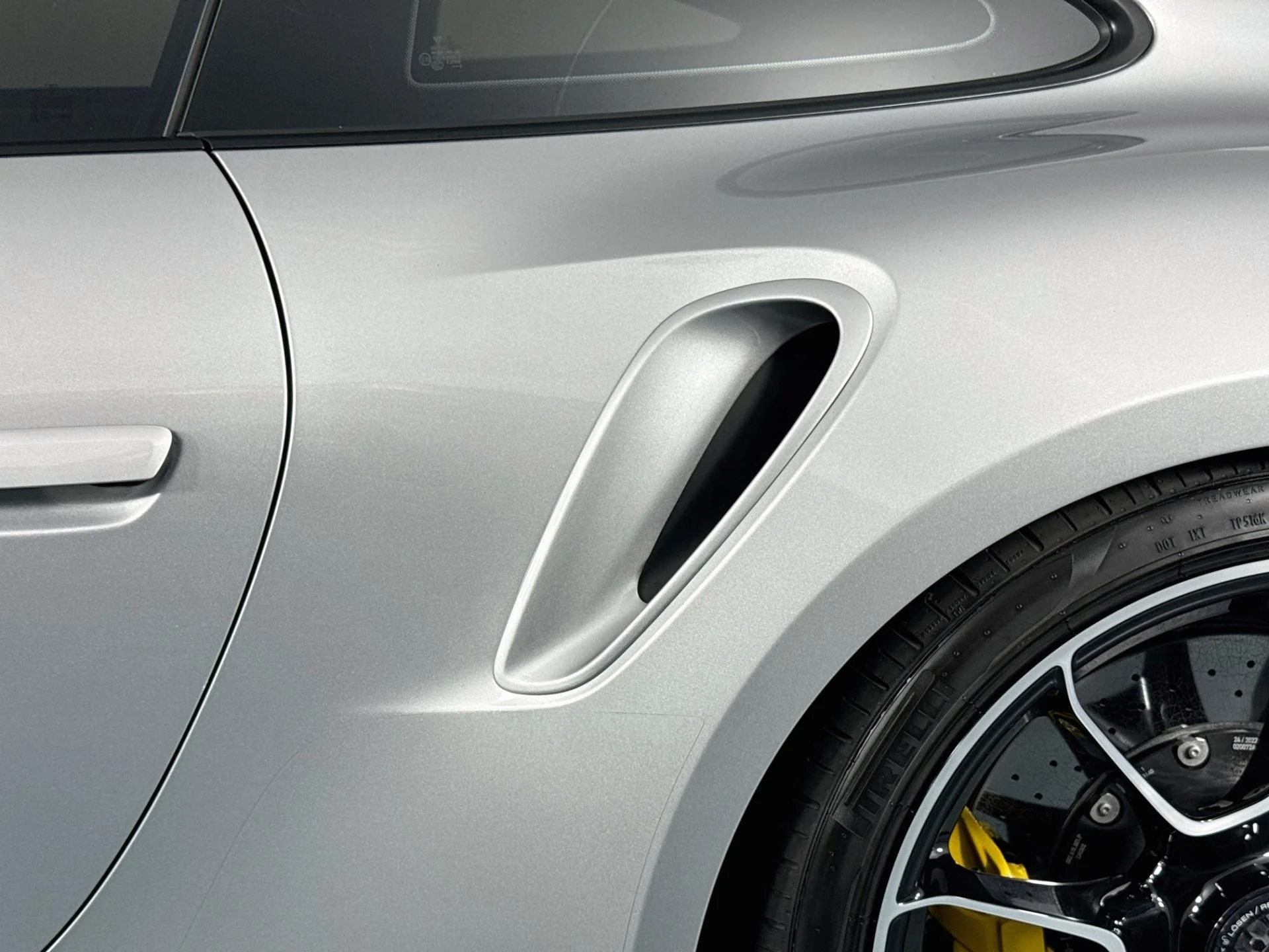 mph063_1507413462_Used_2023_Porsche_911_Turbo_S_1791837372_7167ce2965