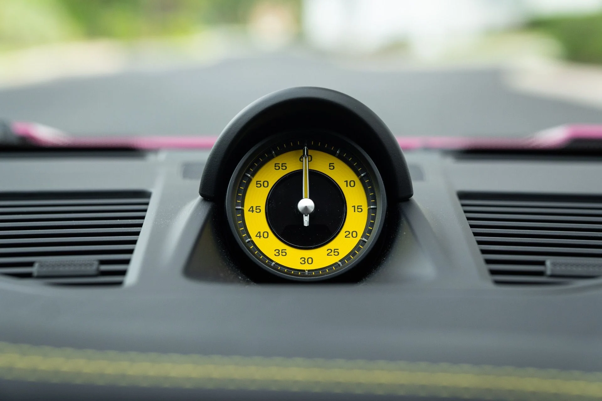 mph063_152316236_Used_2024_Porsche_911_GT_3_1776966322_915cb527d3