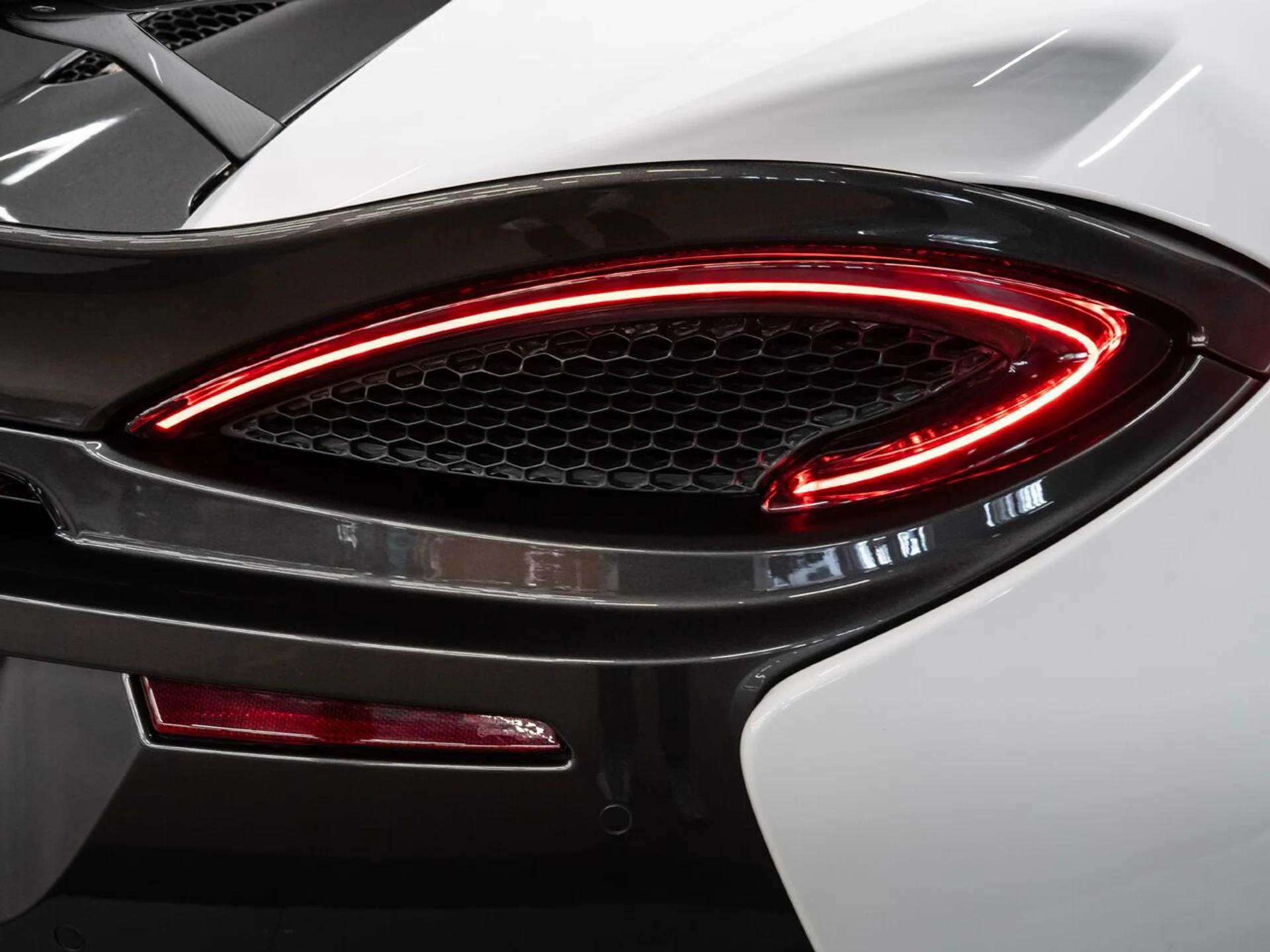 mph063_1575180214_mclaren_570s_2019_8d720f8150