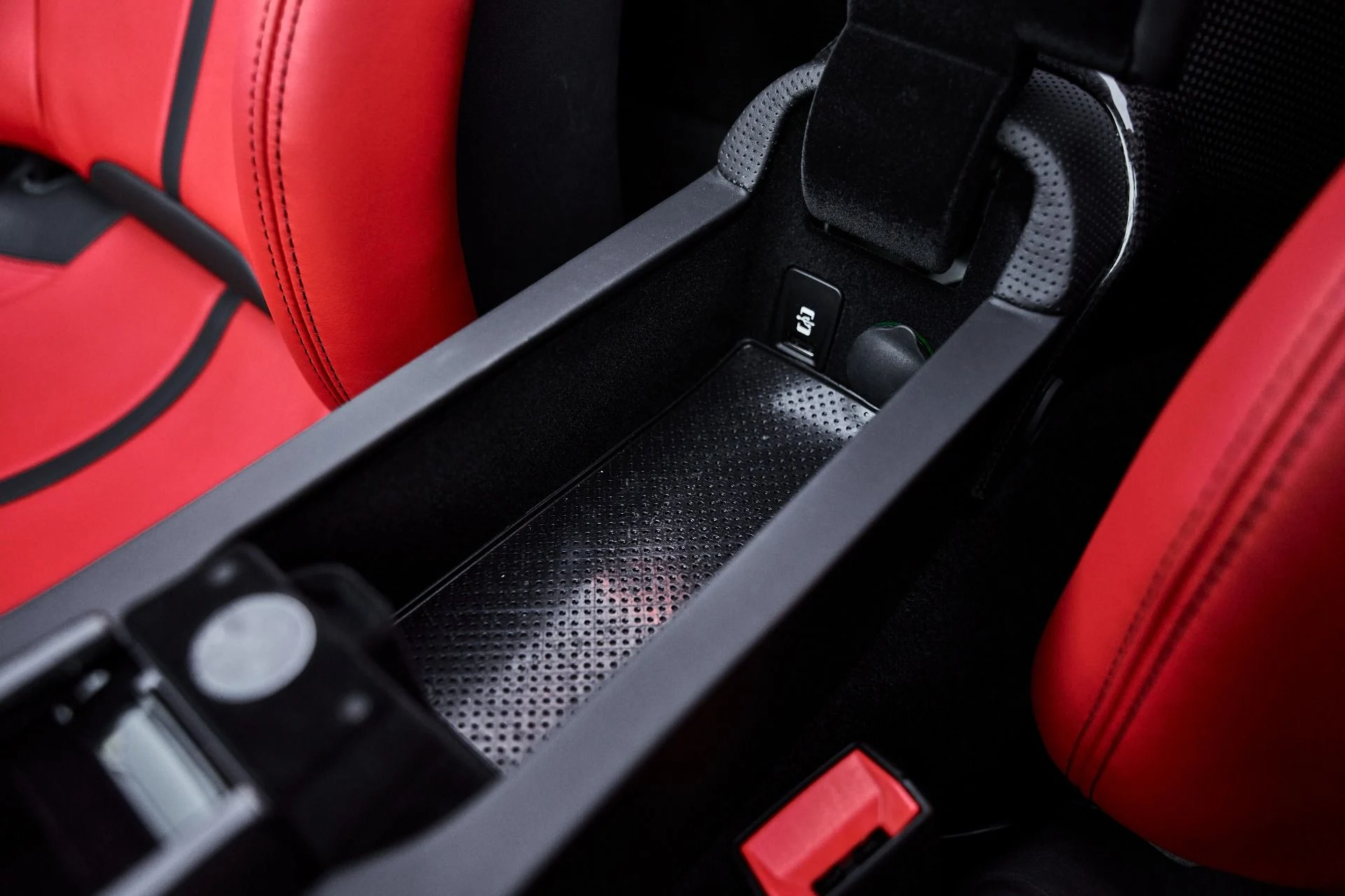 mph063_1581875874_Used_2024_Ferrari_SF_90_Spider_Base_1774739211_f8d701befb