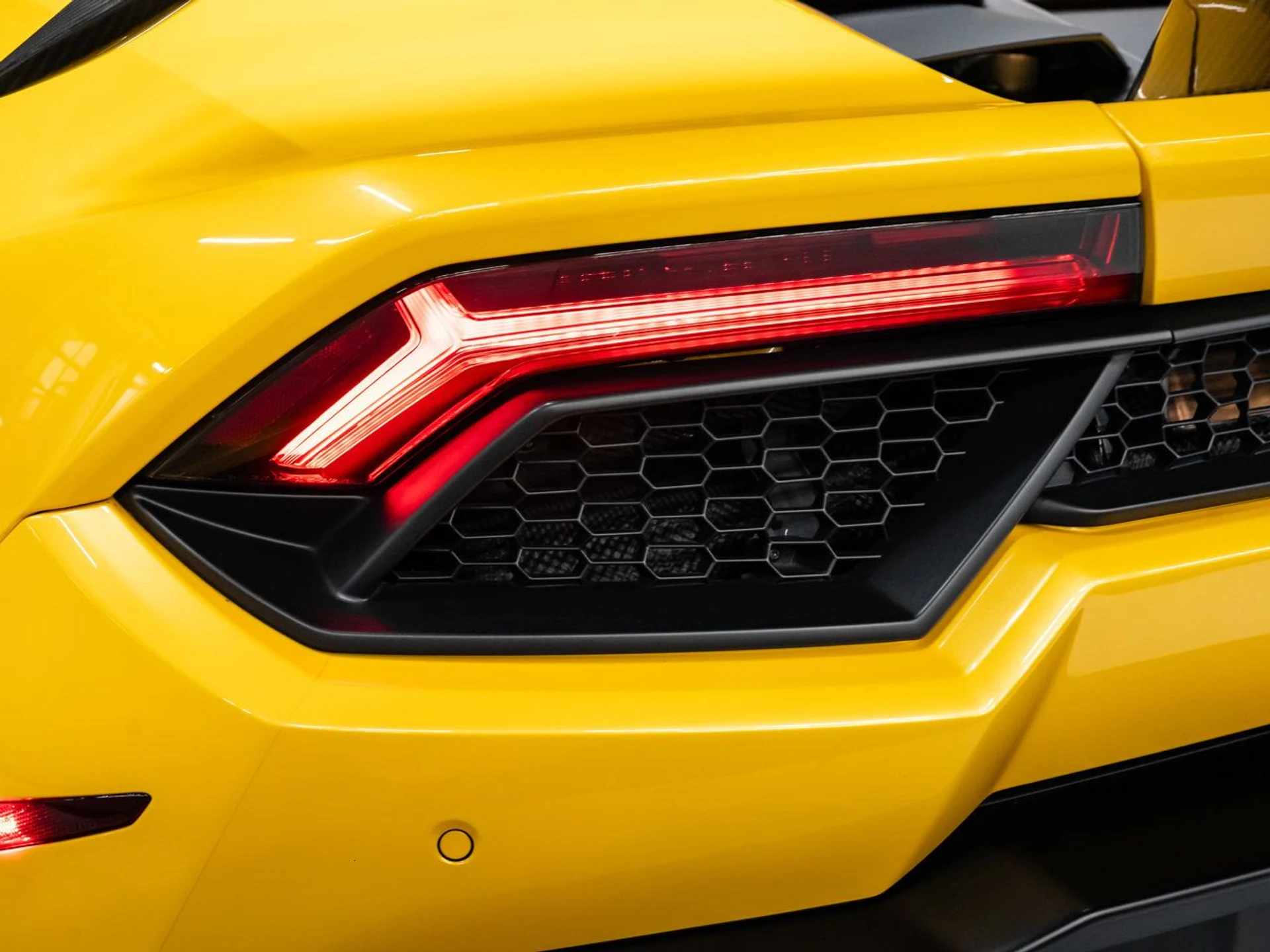 mph063_1640920309_lamborghini_huracan_2017_03c38a0efb