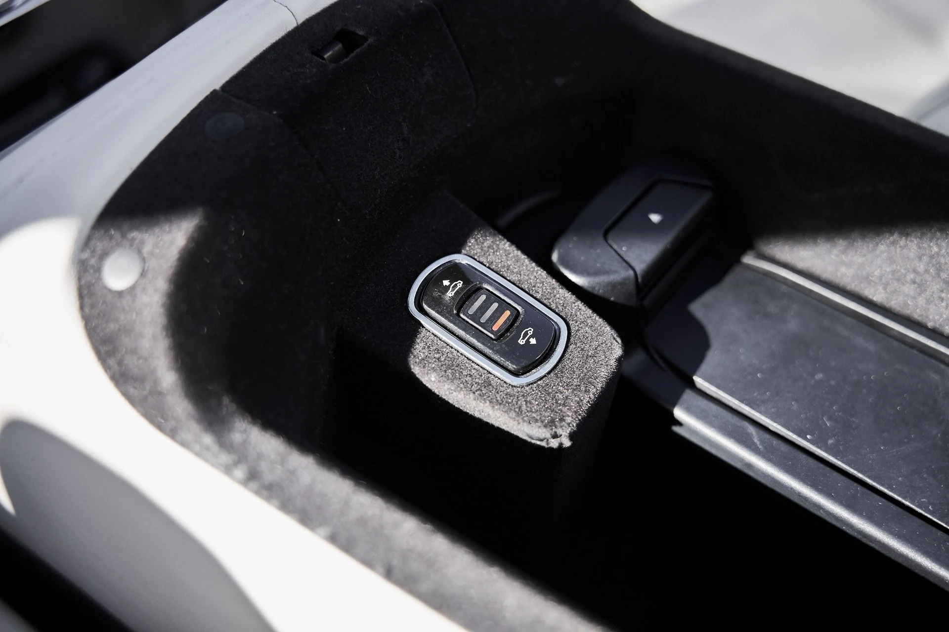 mph063_1660096833_Used_2016_Rolls_Royce_Dawn_Base_1770086783_a56fd5f89f