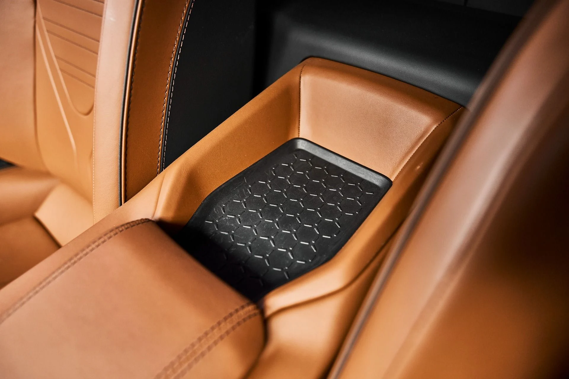 mph063_1716778057_Used_2025_Lamborghini_Revuelto_Base_1777078186_a962734d4f