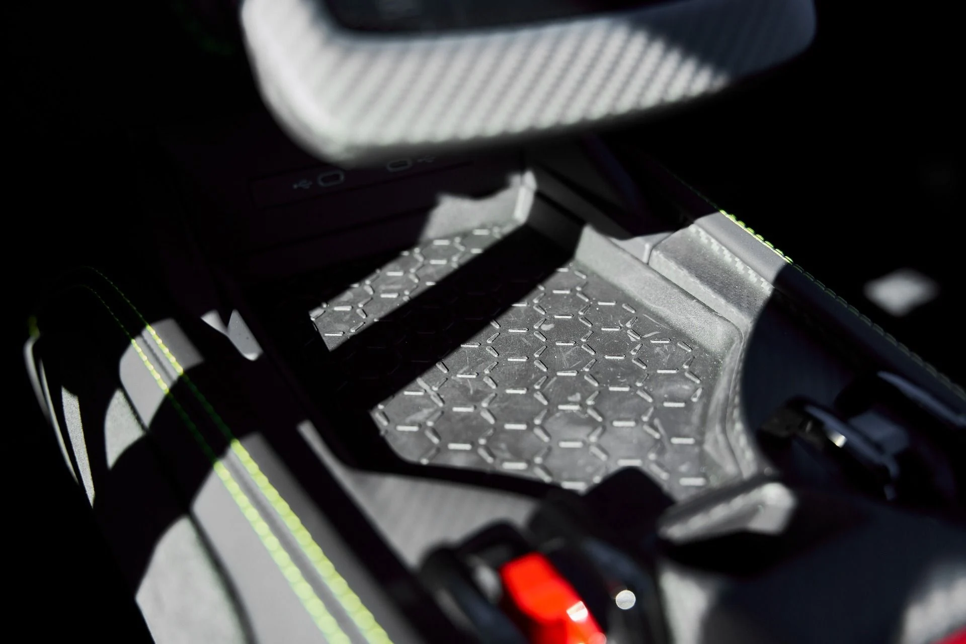 mph063_1729248518_Used_2025_Lamborghini_Revuelto_Base_1769824562_39767e86ab