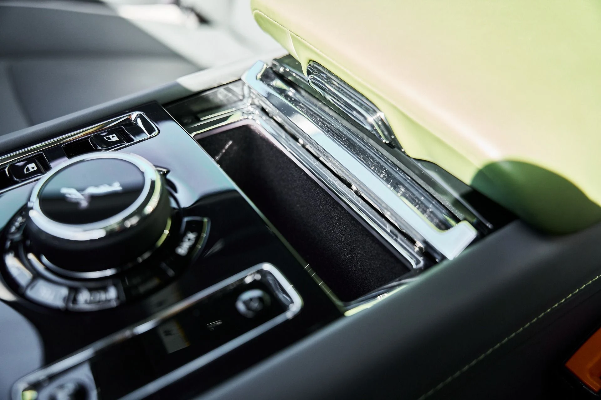 mph063_1738974890_Used_2024_Rolls_Royce_Spectre_Mansory_1776840134_542eb22239