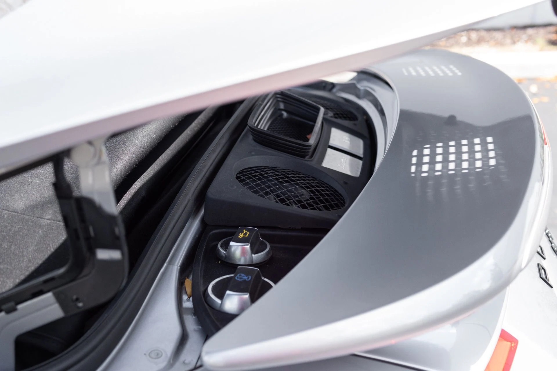 mph063_1745508613_Used_2019_Porsche_911_Turbo_1775252644_e3d585ca31