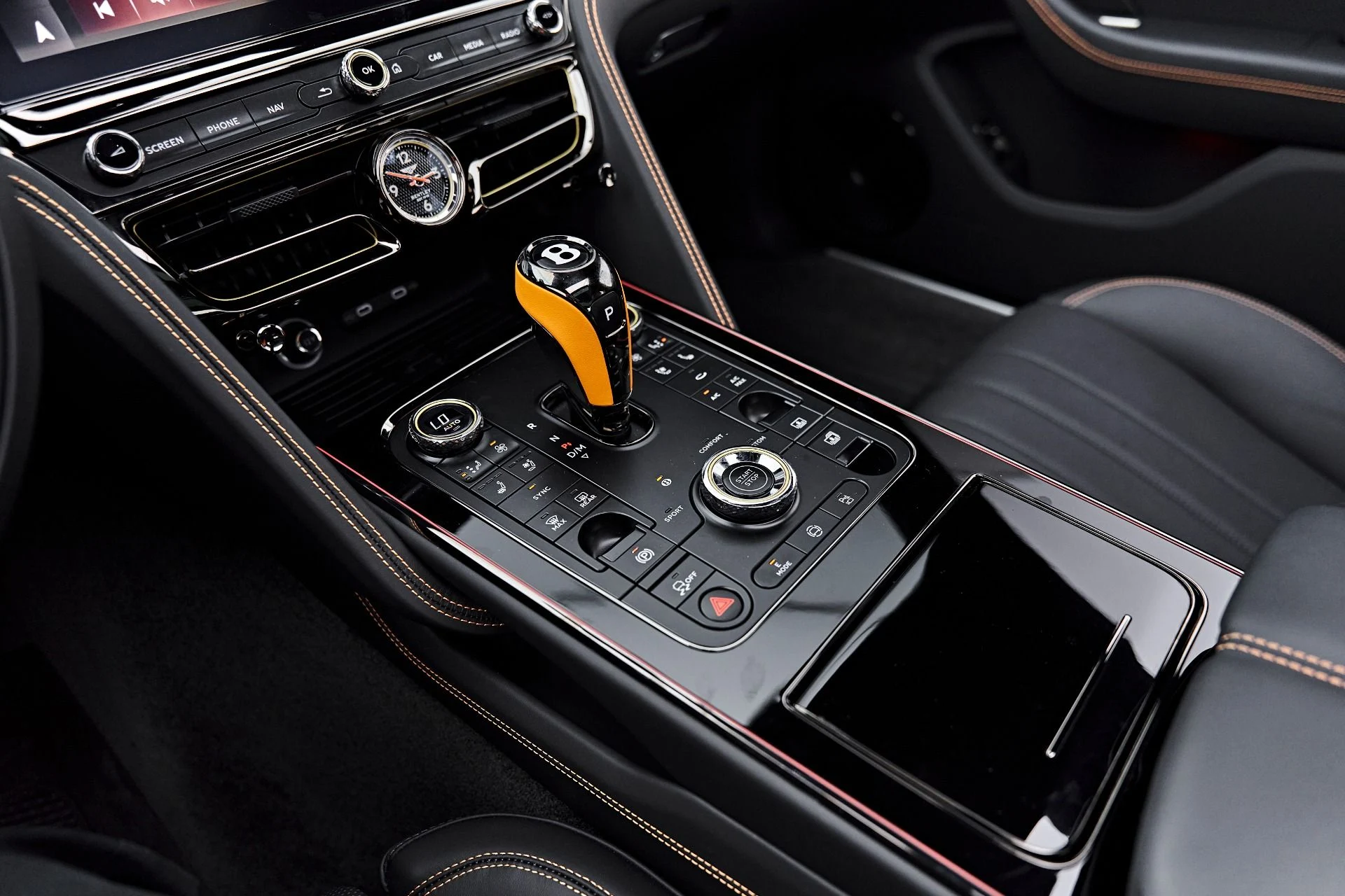 mph063_1754401237_Used_2025_Bentley_Flying_Spur_Black_Edition_1790368114_6a2ea2a00d
