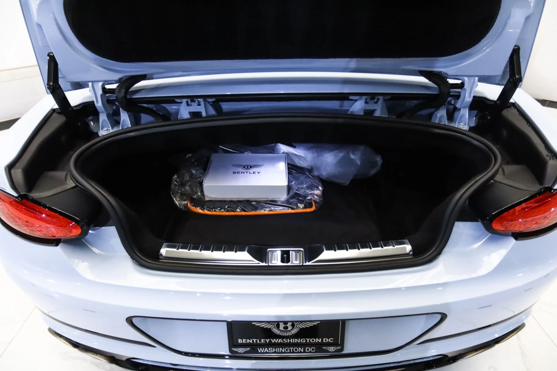 mph063_1783786344_Used_2024_Bentley_Continental_GTC_Speed_1744370139_e2362f3b51