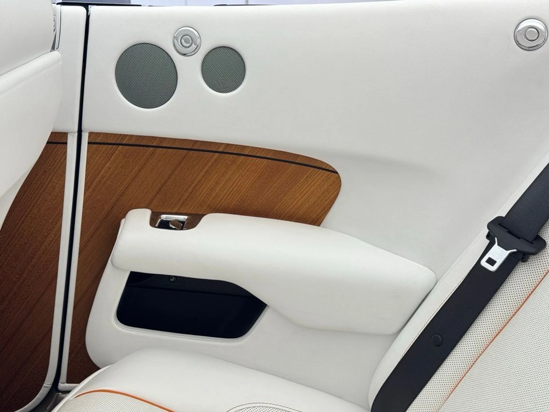 mph063_1791112491_he36je0mr70fpl43o4euxzbu50bc_e1e6860b80