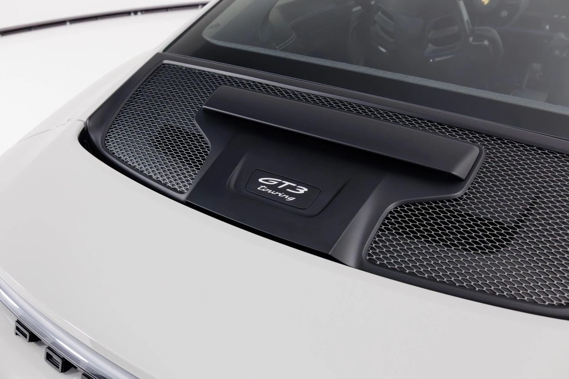 mph063_1796067024_Used_2024_Porsche_911_GT_3_Touring_1767999905_c6fd615969