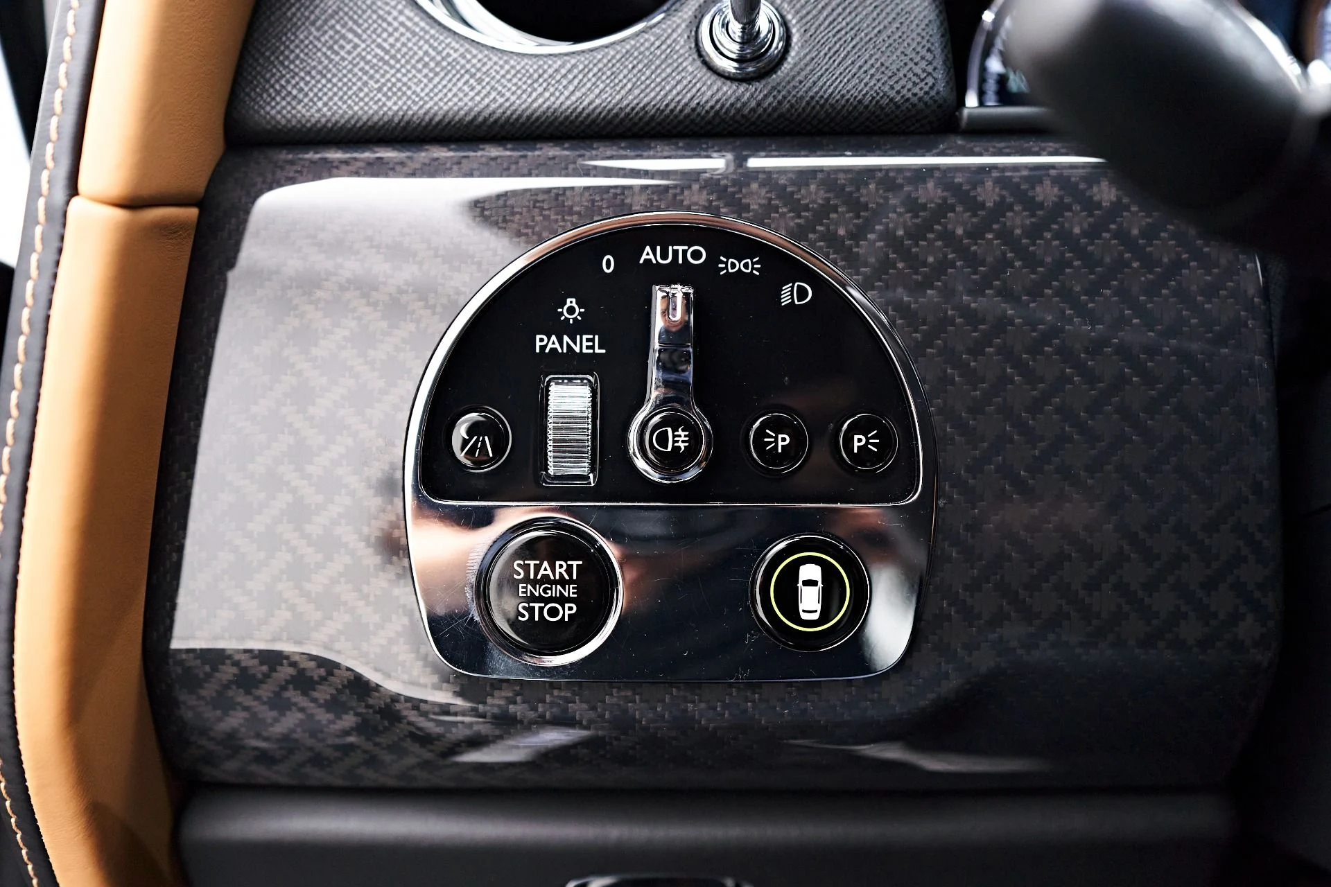 mph063_1815327284_Used_2022_Rolls_Royce_Cullinan_Base_1679686724_a4b7d1b16e