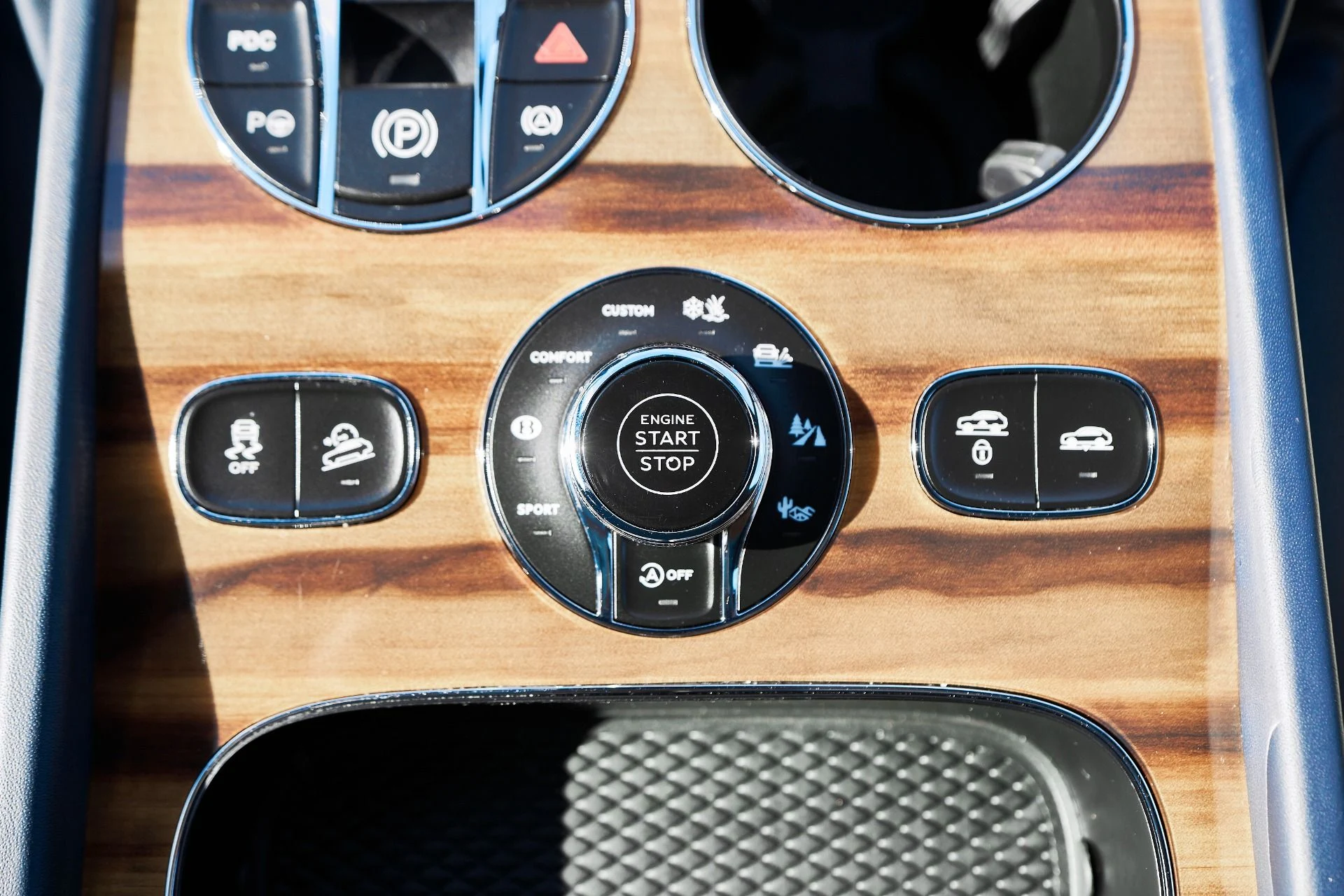 mph063_1830888933_Used_2021_Bentley_Bentayga_V8_1764209086_8986c7781f