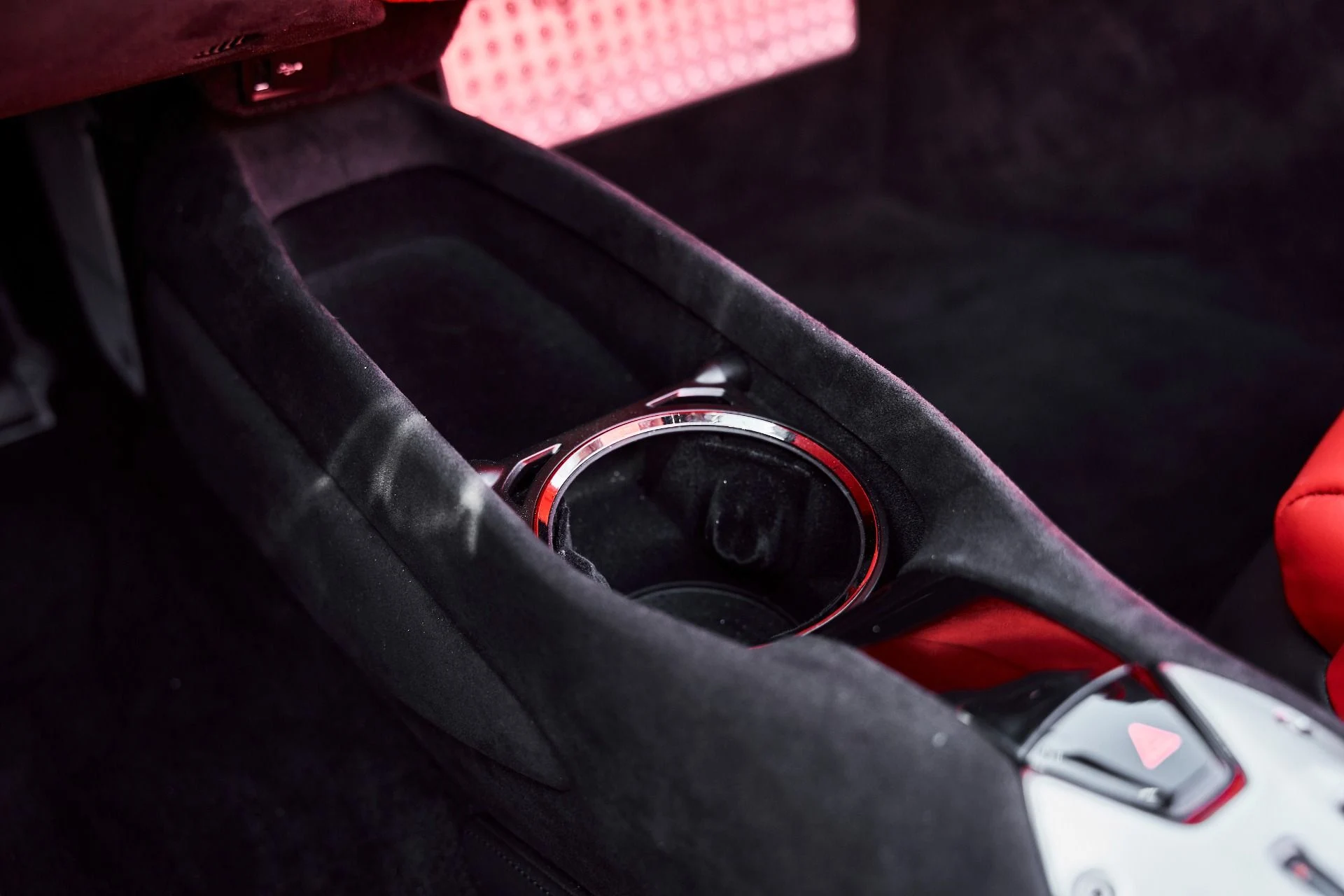 mph063_1840558826_Used_2024_Ferrari_SF_90_Spider_Base_1776734401_87e1ab53b5