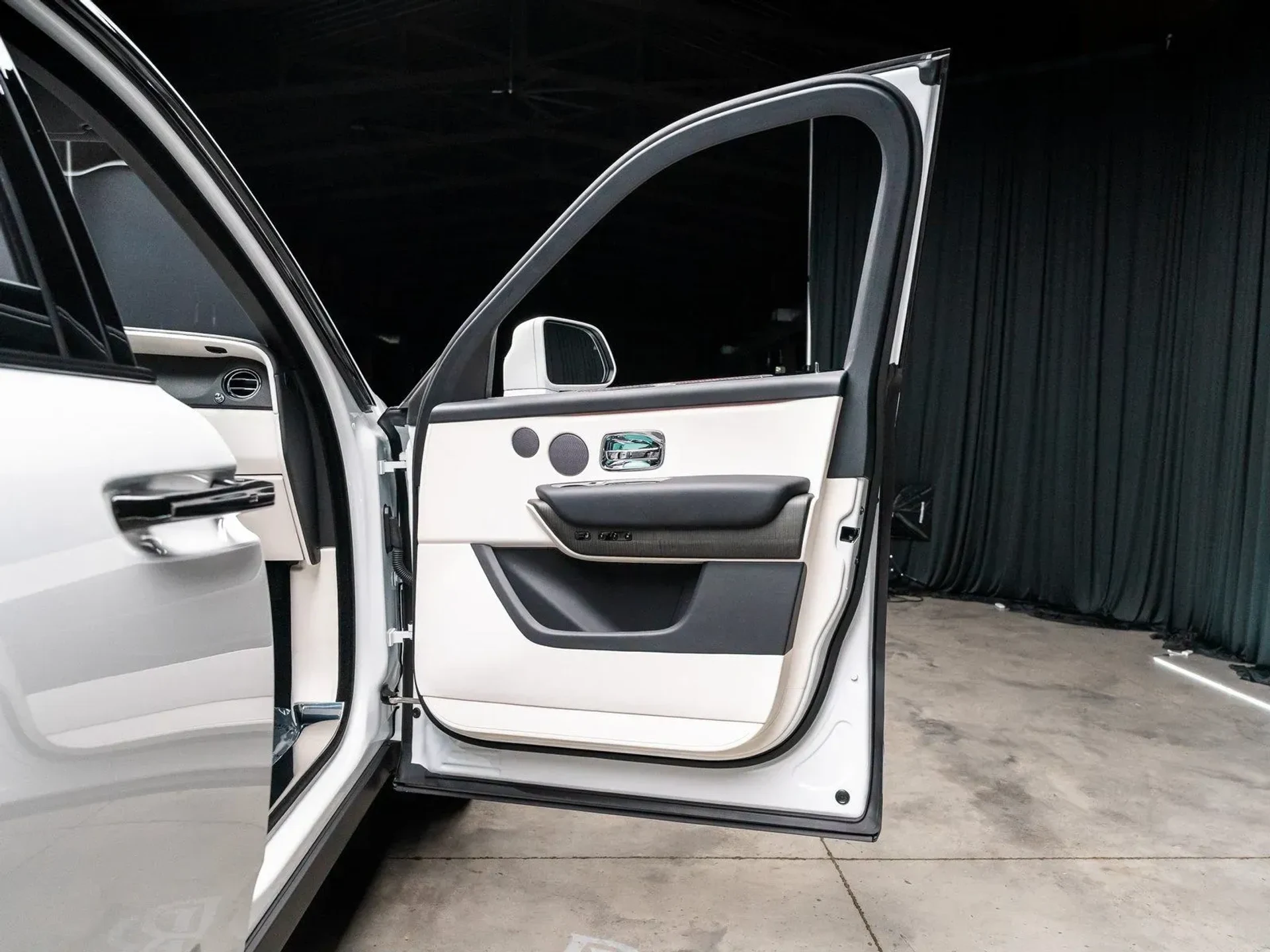 mph063_1851330476_02e86395_38a7_46ff_9382_587e28881df8_554399eeaf