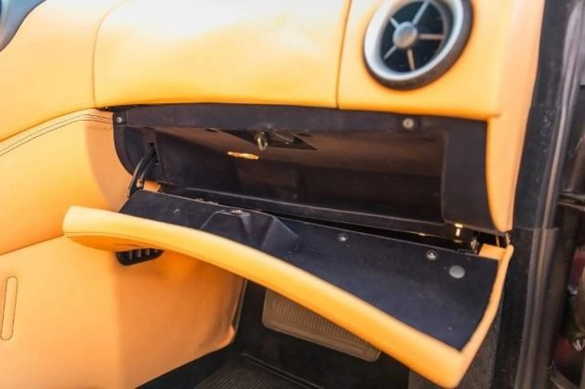 mph063_1851623549_Used_2005_Ferrari_Superamerica_1773854921_7bace22836