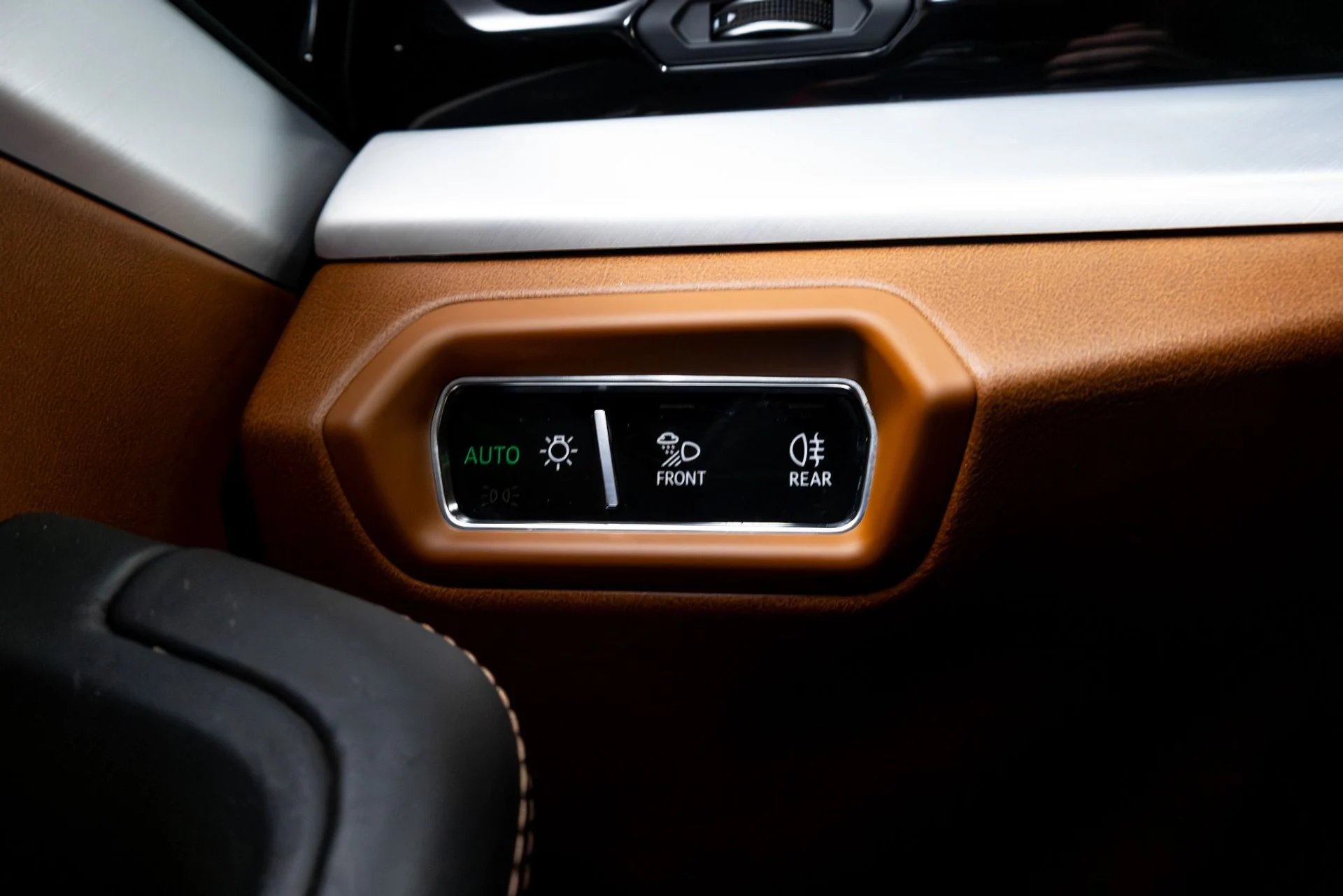 mph063_1879253581_Used_2019_Lamborghini_Urus_1772123275_ab3ce6d475