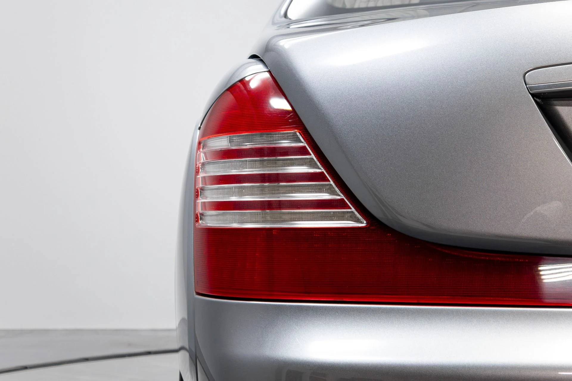 mph063_1912731008_Used_2004_Maybach_57_1769486757_8075166087