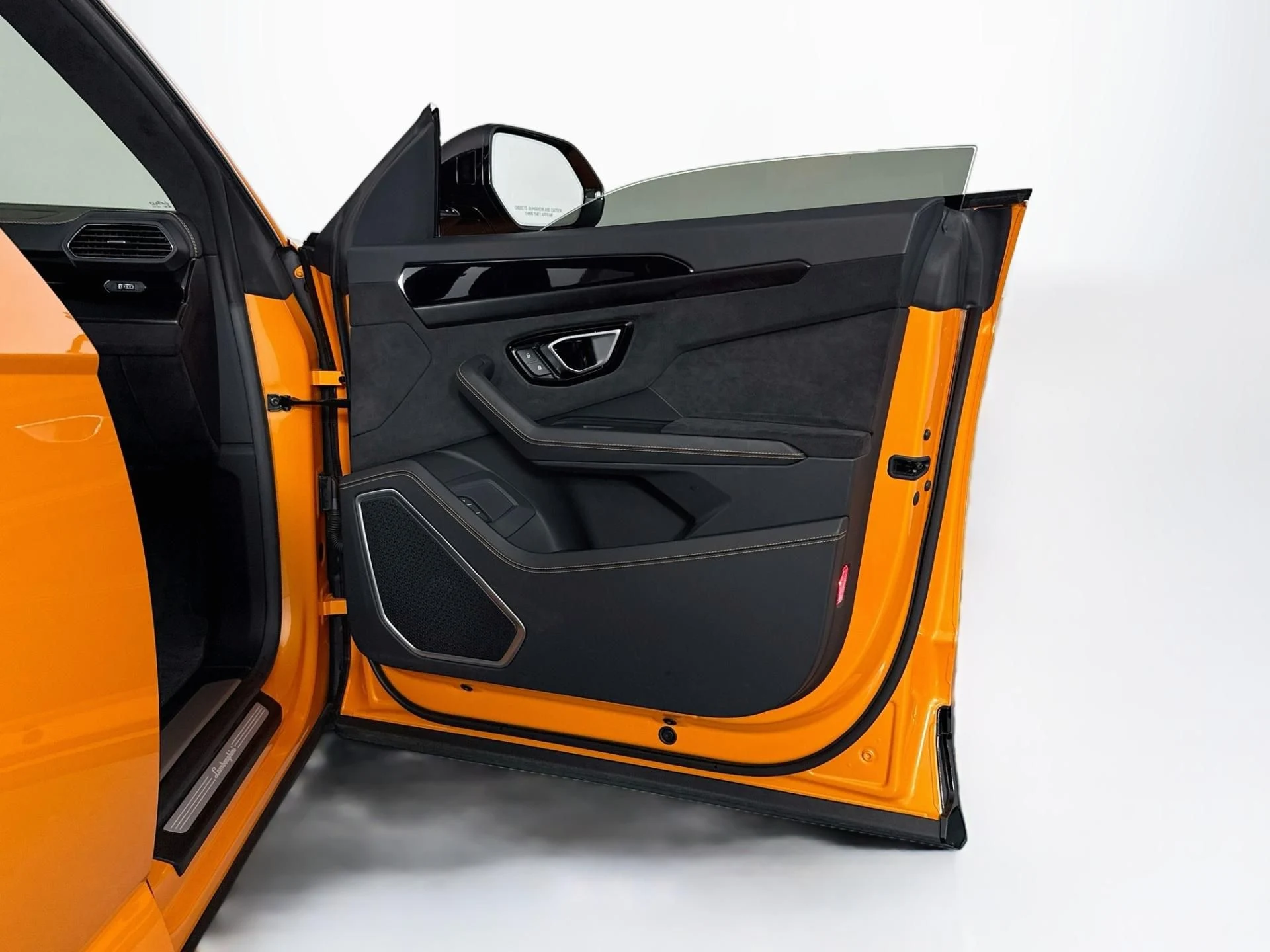mph063_191586713_Used_2022_Lamborghini_Urus_1790289798_8622f94cab