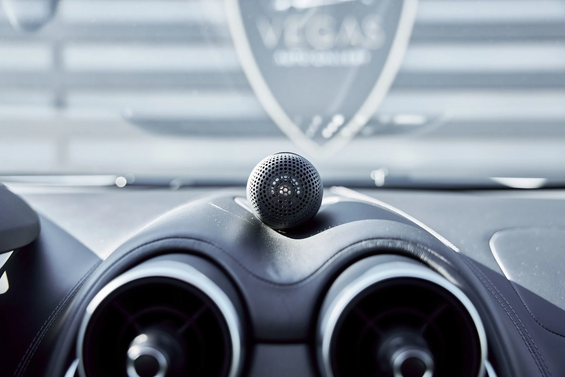 mph063_1925681288_Used_2020_Mc_Laren_570_S_1768499855_45db2ad476