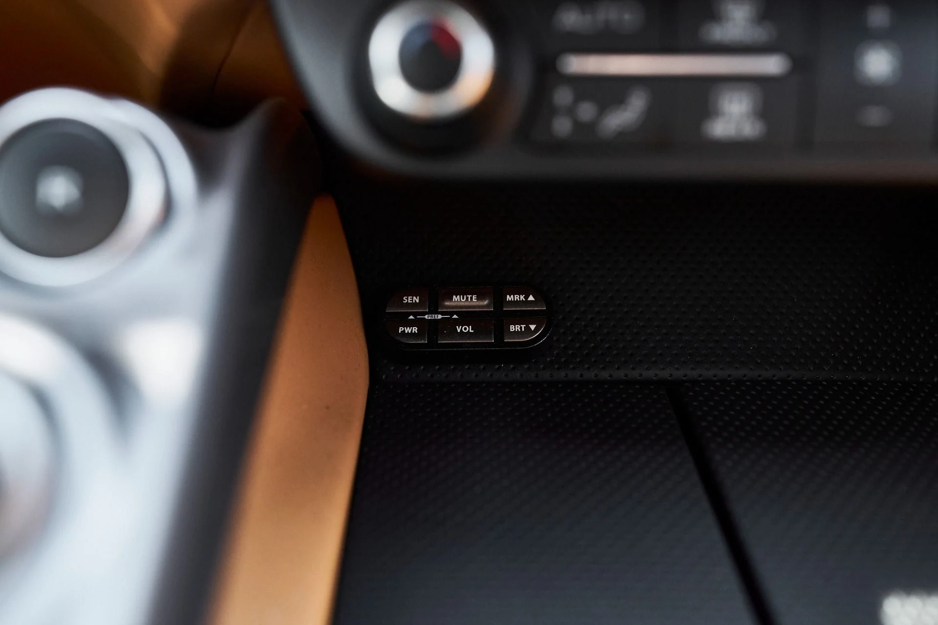 mph063_1939399648_Used_2018_Ferrari_GTC_4_Lusso_V12_1764210239_5203900fb6