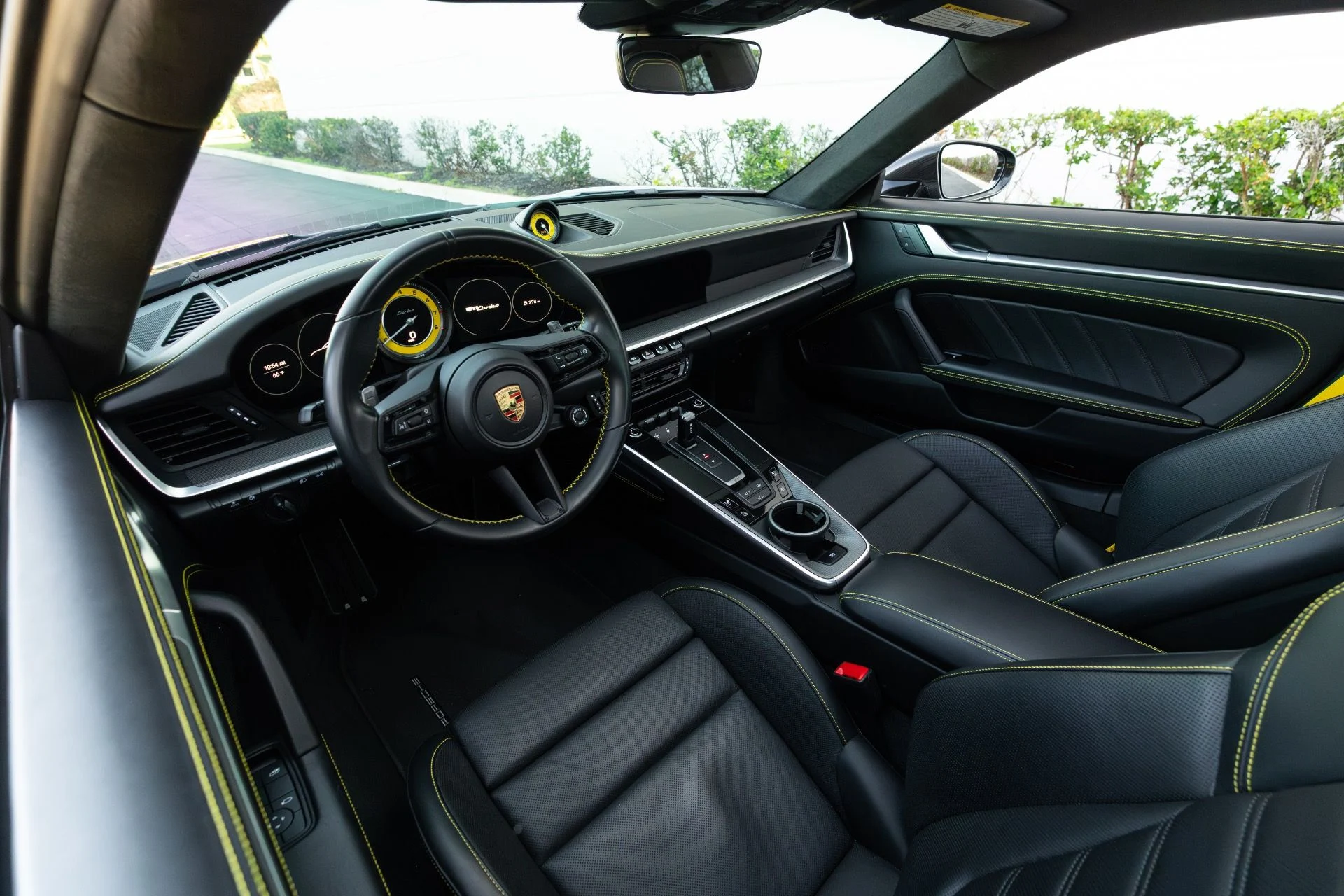 mph063_1996775117_Used_2023_Porsche_911_Turbo_1772073692_0918a9295e