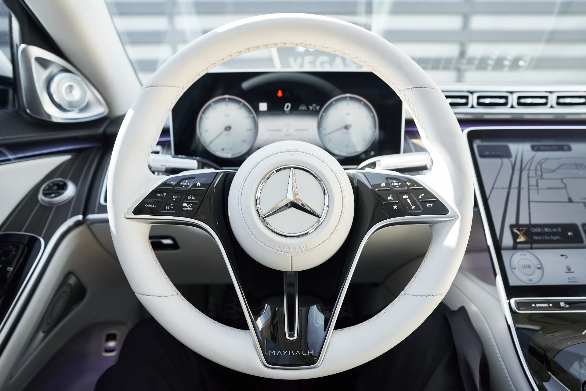 mph063_2015825921_Used_2025_Mercedes_Benz_S_Class_Maybach_S_680_1761611147_cc2333cbea