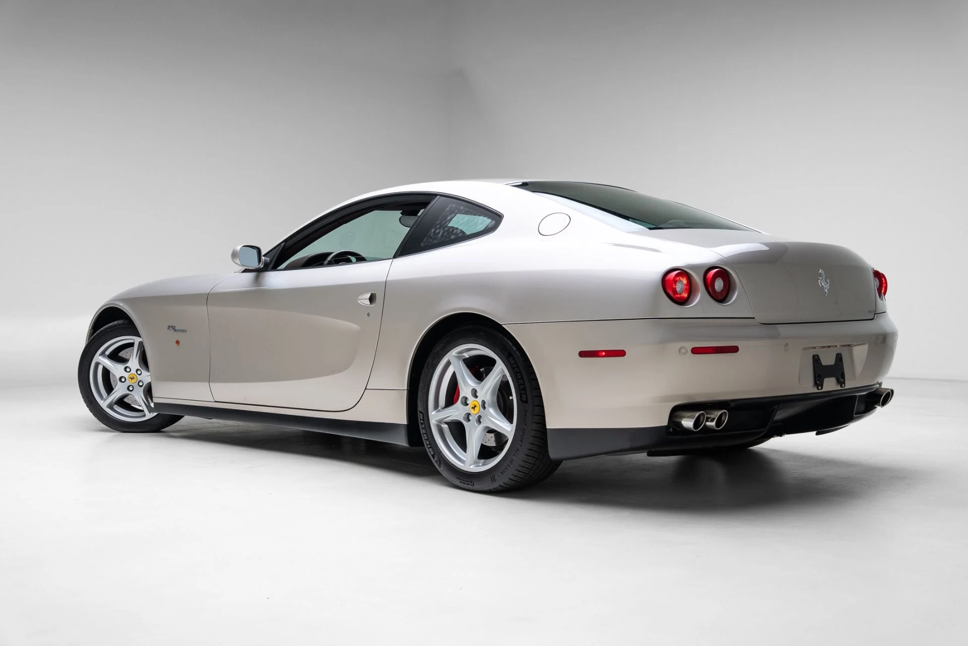 mph063_2066933629_Used_2005_Ferrari_612_Scaglietti_1774650438_ed3bfd1891