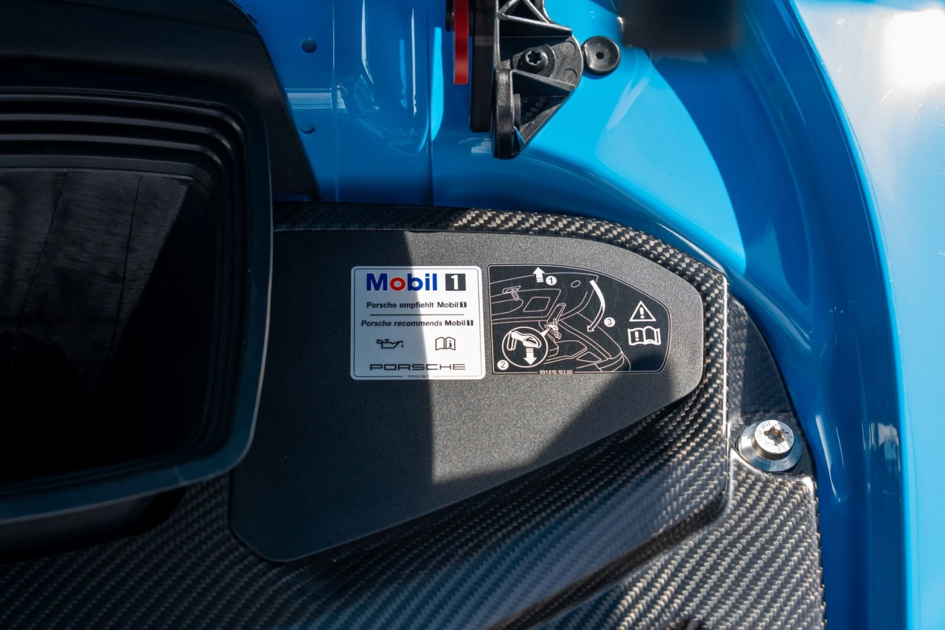 mph063_2172916235_Used_2018_Porsche_911_GT_2_RS_1791309750_cf13f1f717