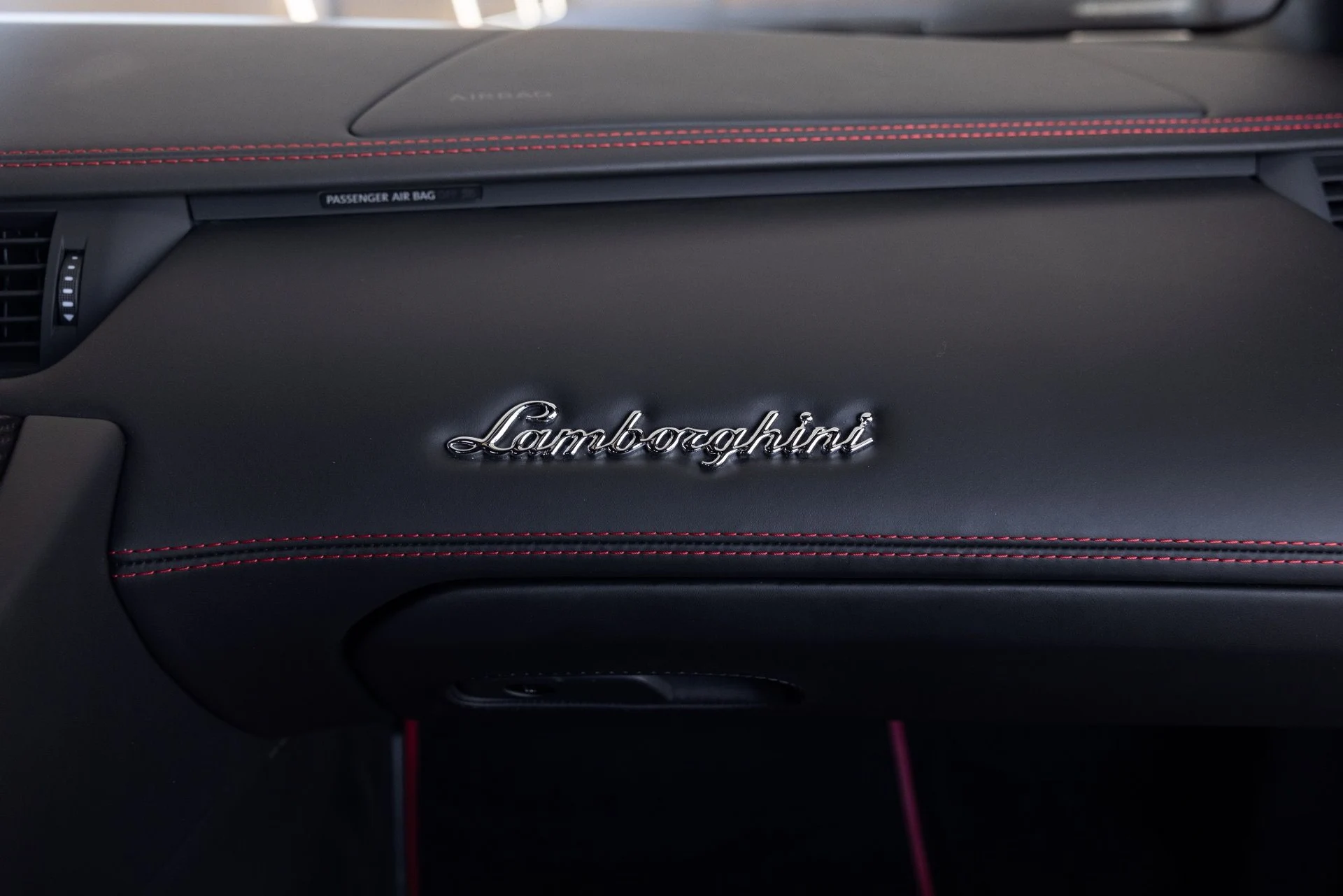 mph063_2190123130_Used_2015_Lamborghini_Aventador_LP_700_4_1785451056_0fcabbed63