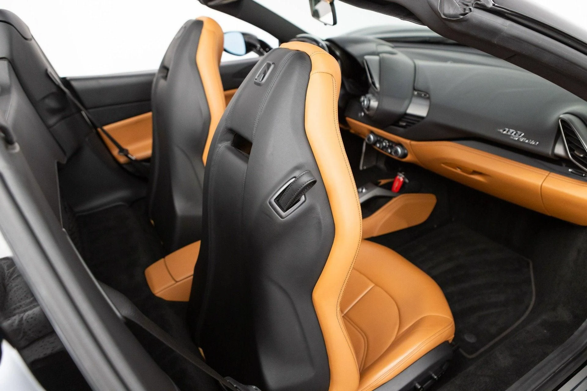 mph063_2202332390_Used_2017_Ferrari_488_Spider_1777367868_dd09186dec