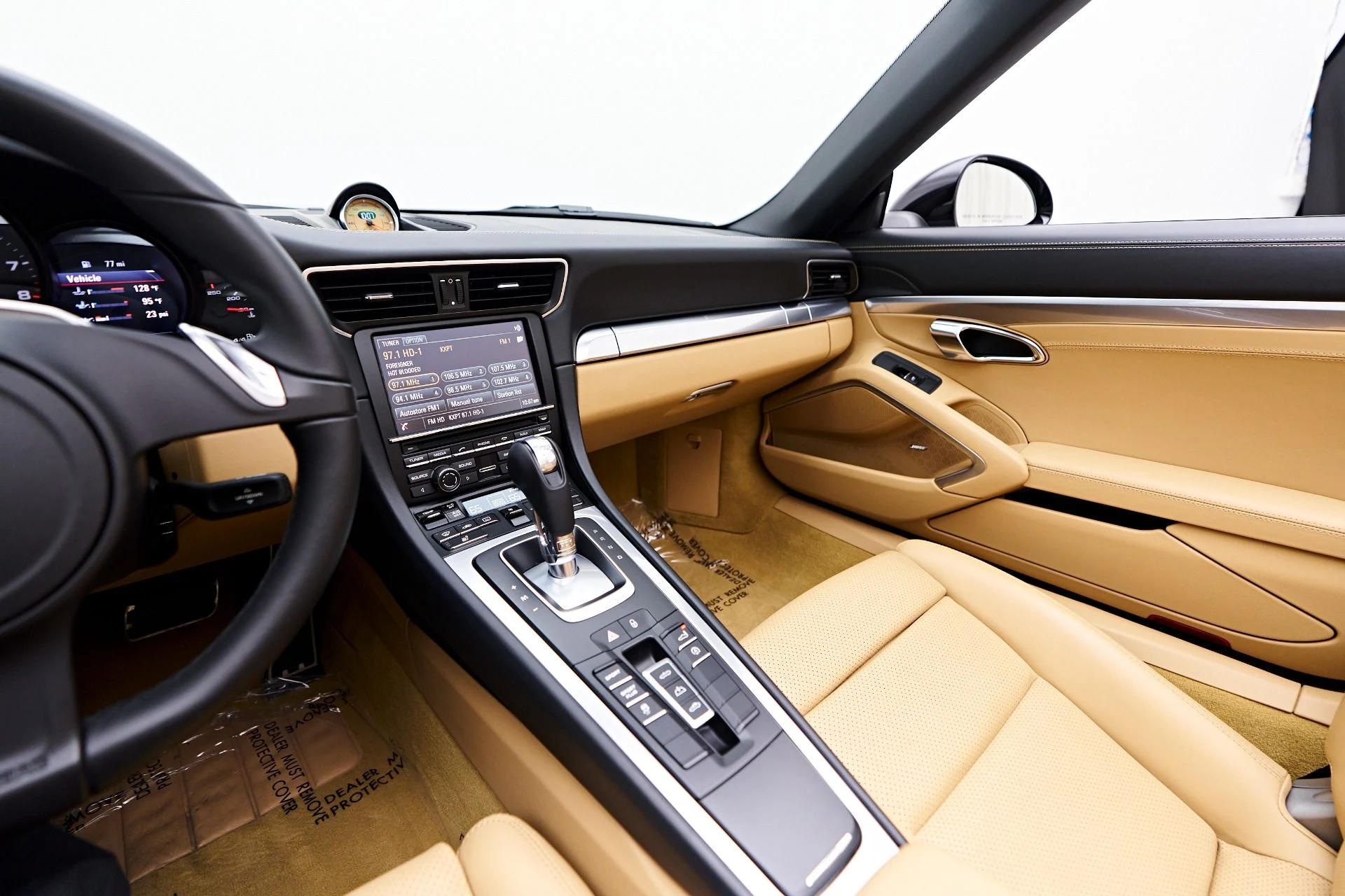 mph063_2222900329_Used_2015_Porsche_911_Carrera_1752707667_15ea39f9ad