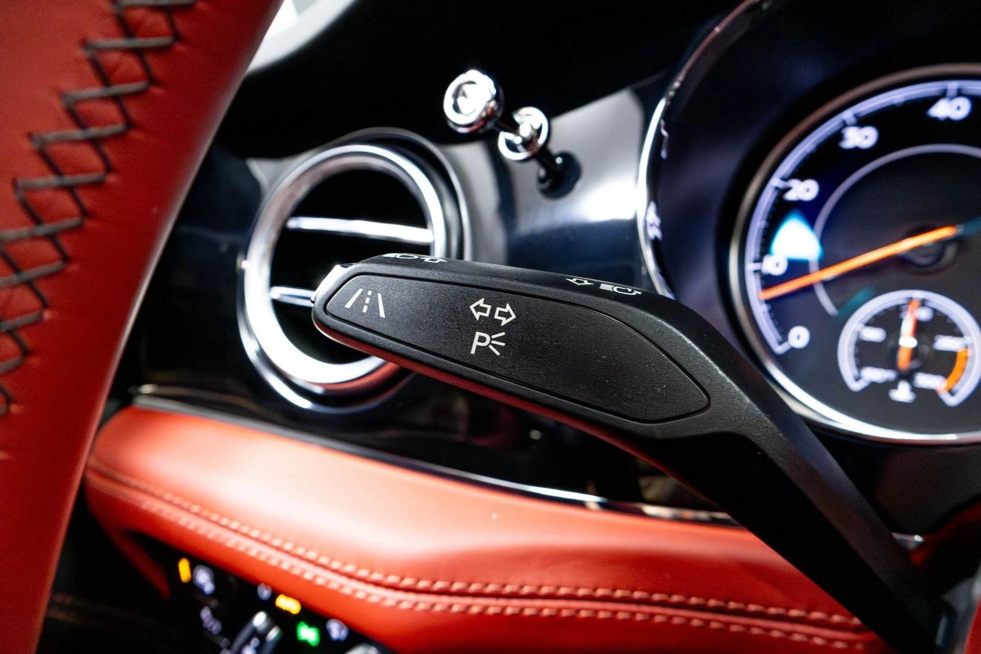 mph063_2231971149_Used_2020_Bentley_Bentayga_V8_1774292202_826f1c839a