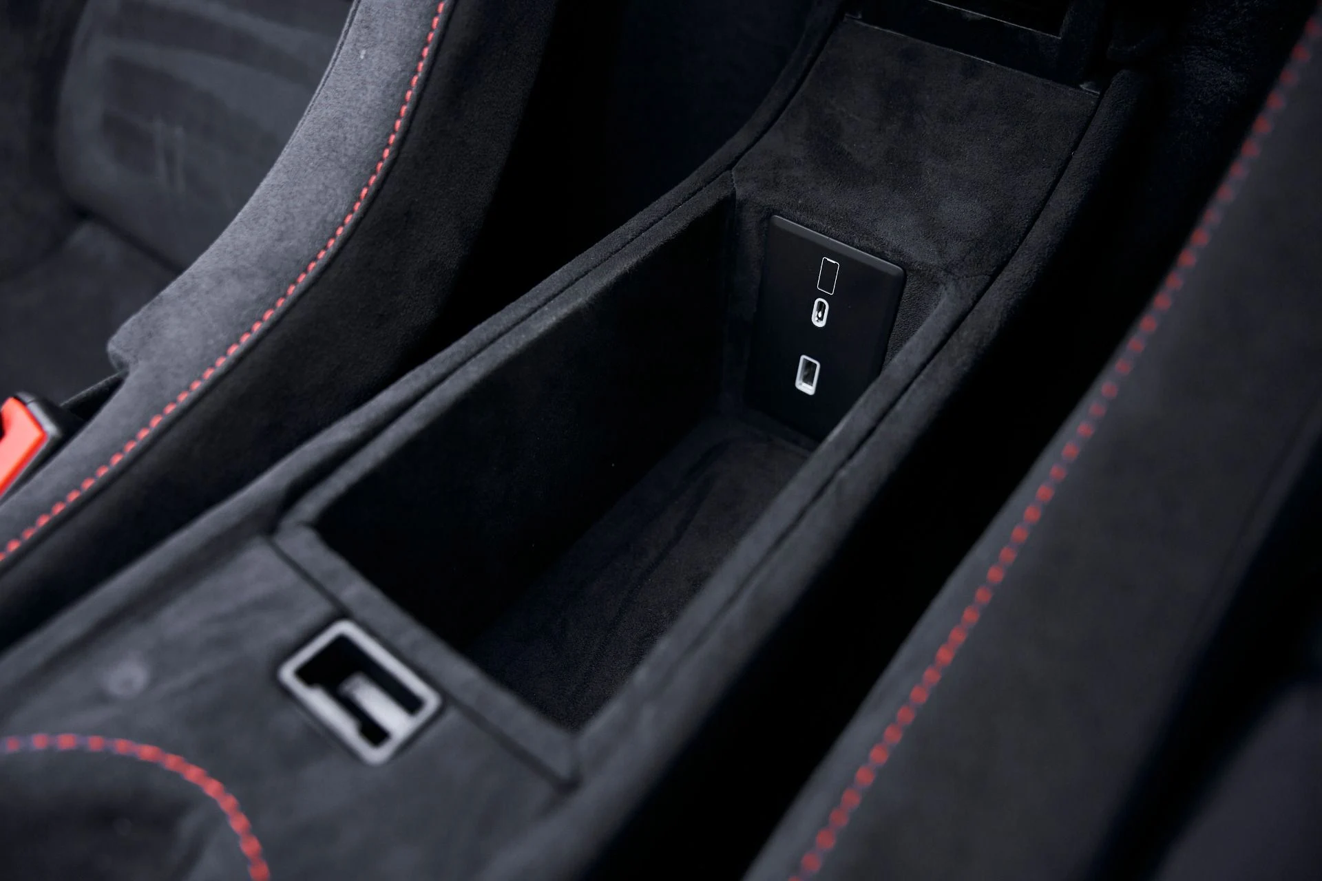 mph063_2251440737_Used_2024_Mc_Laren_750_S_1769048377_ebb51d2771