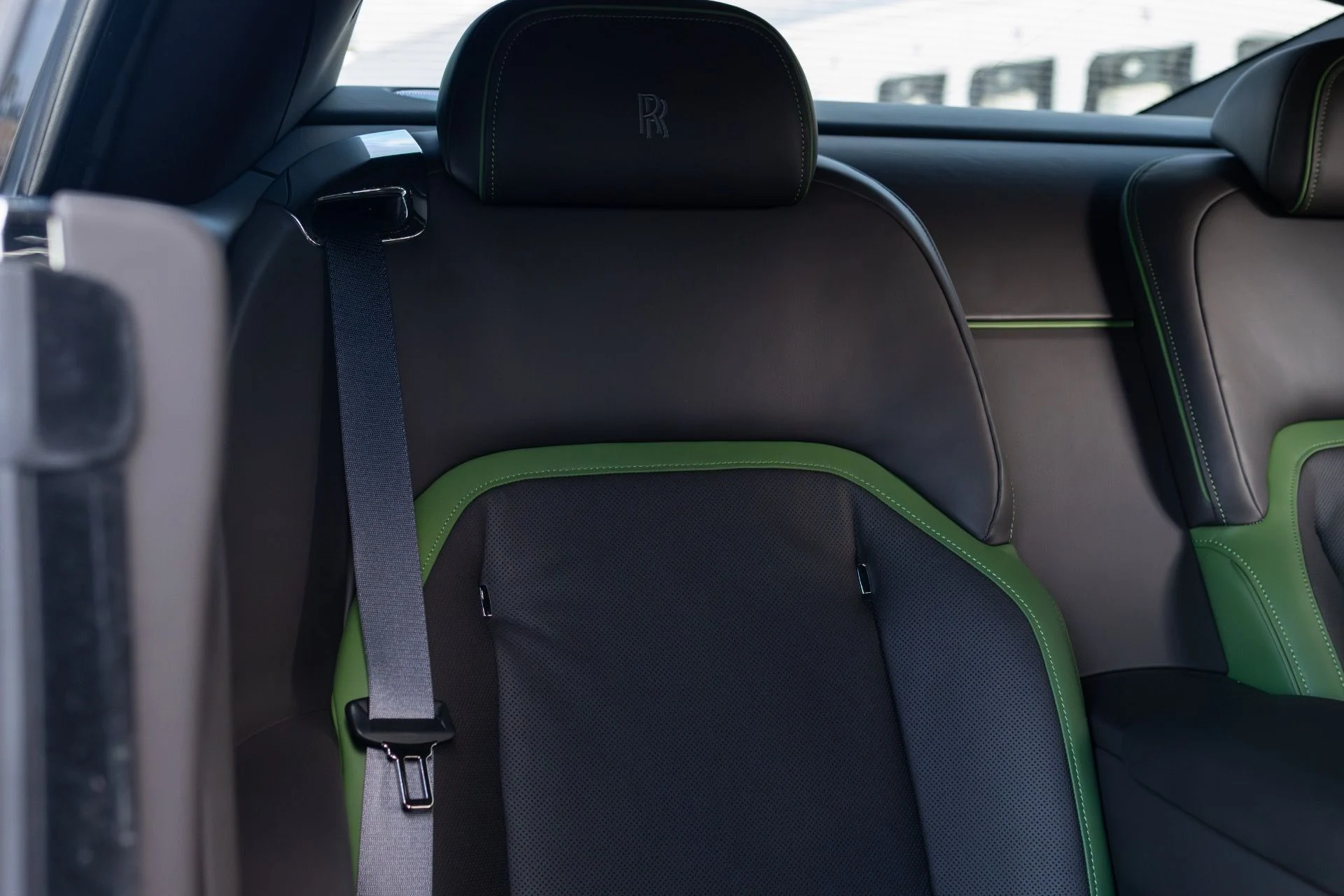 mph063_2281580424_Used_2024_Rolls_Royce_Spectre_1775023108_6ed5f3ca53