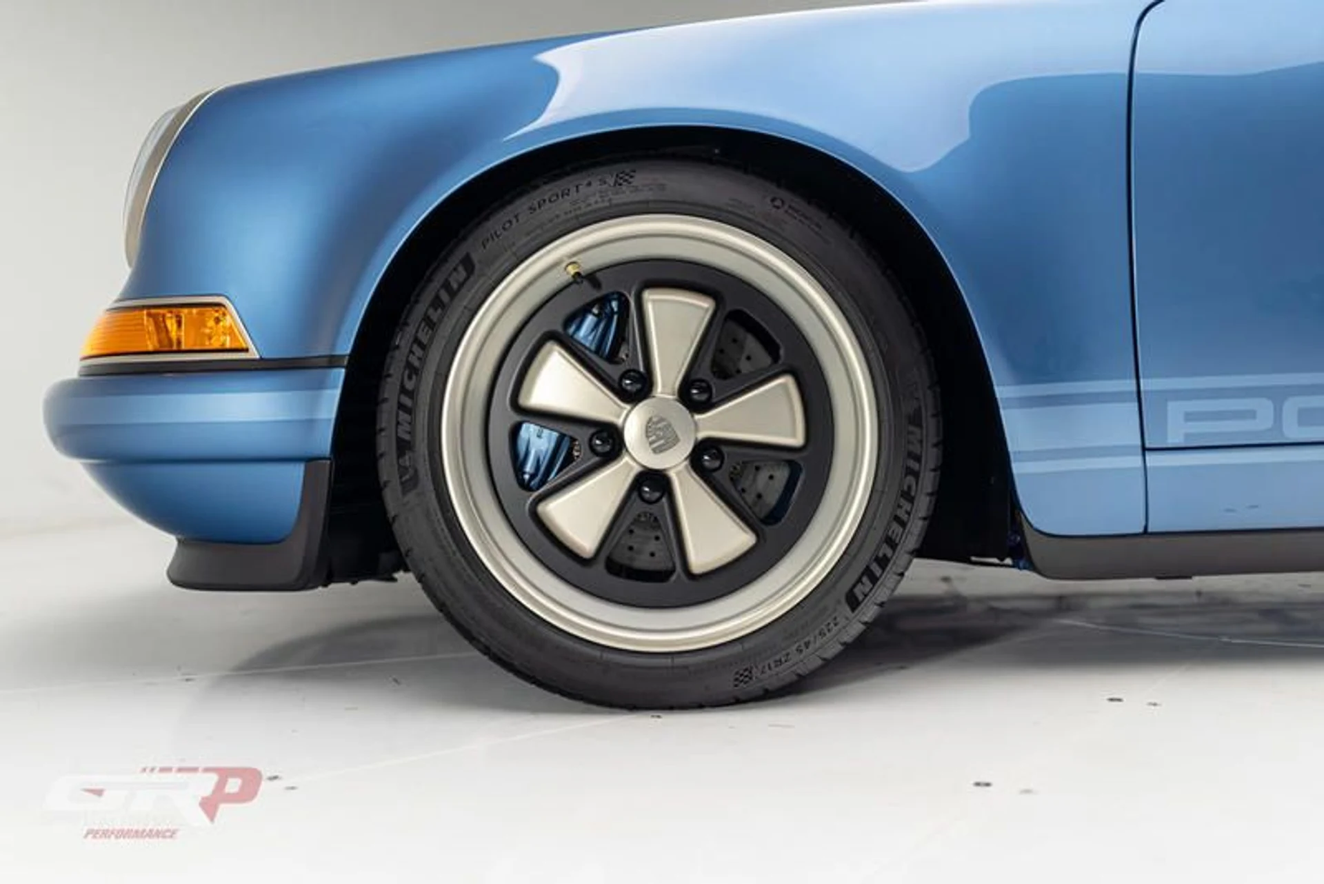 mph063_2288017096_0_EFBC_03_A_D1_DC_43_F1_87_C6_7_CDC_51_C27_A98_584b5164b6