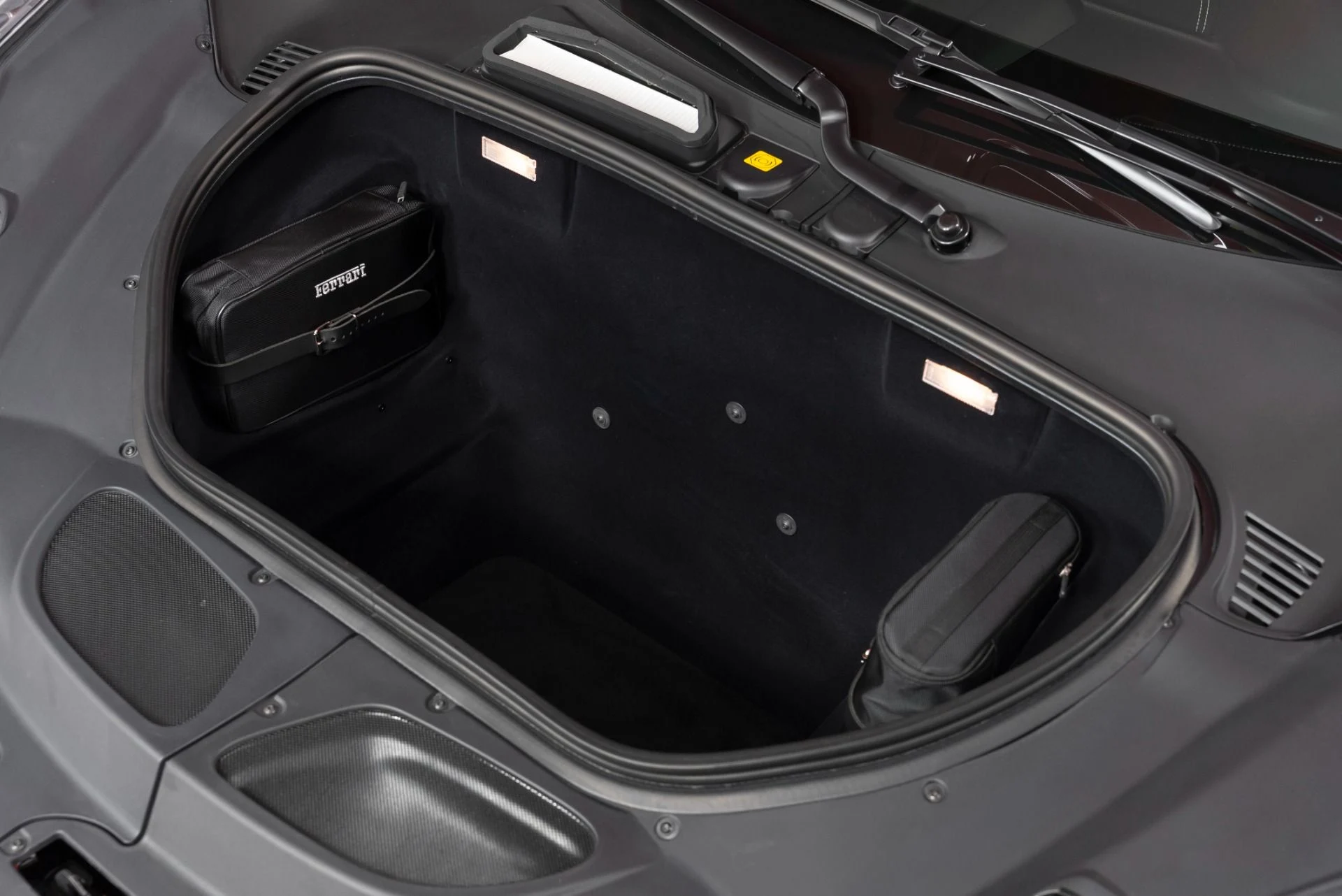 mph063_2338358428_Used_2015_Ferrari_458_Speciale_Aperta_1760122888_73bd842168